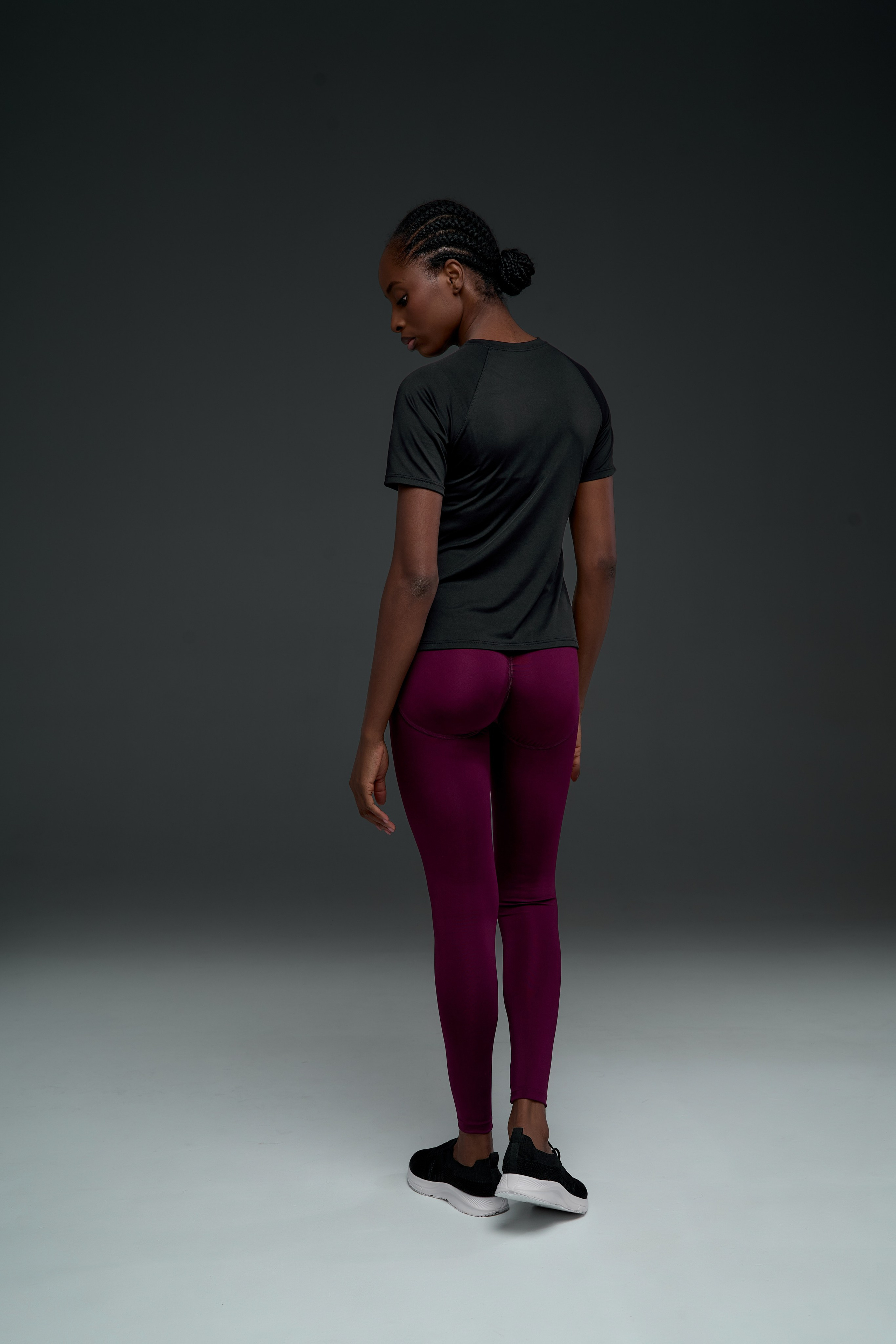 Спортивные футболки. Фотограф для маркетплейсов в Москве