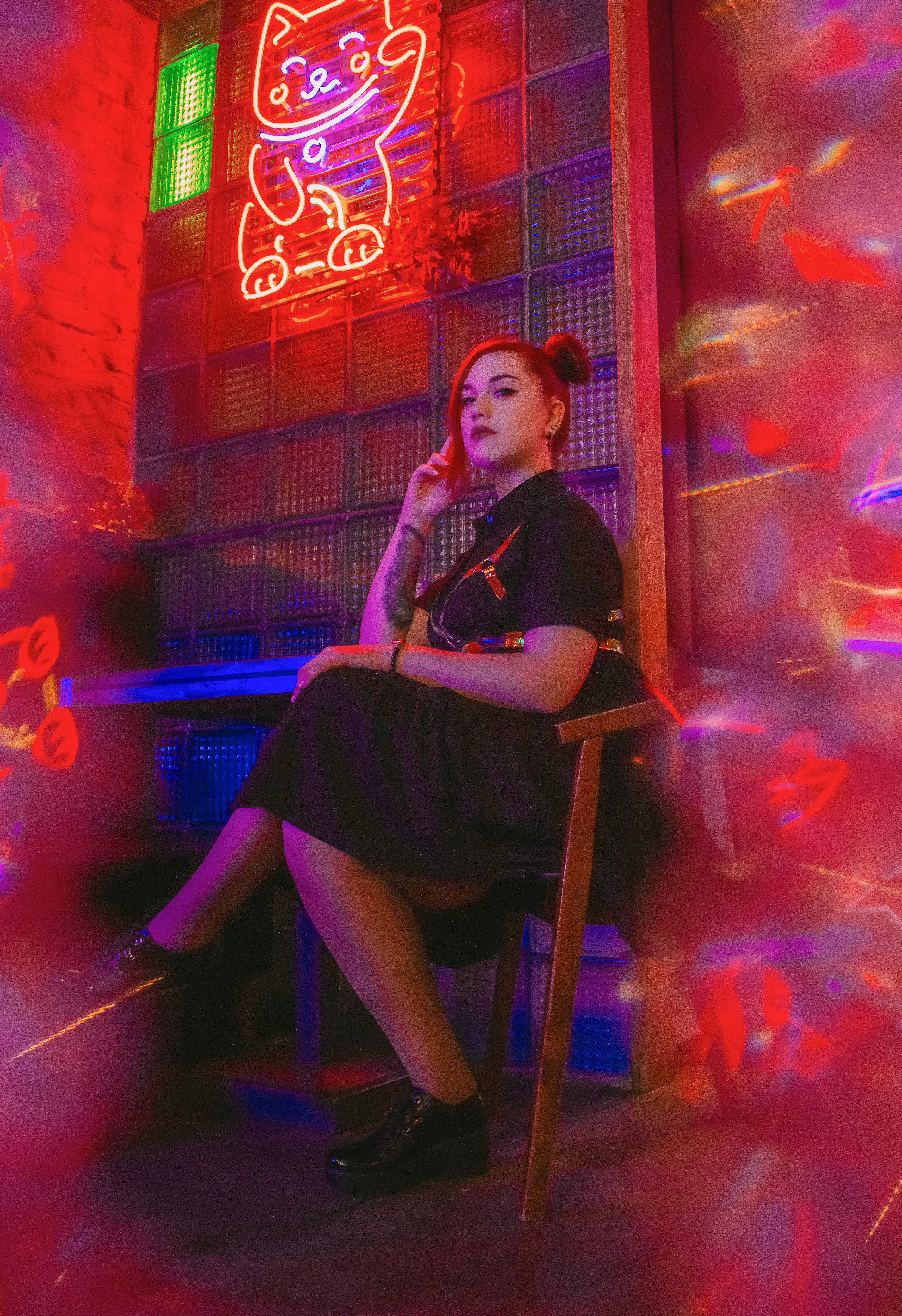 Неоновое кафе, Магадан 2023. Фотограф NotSilver