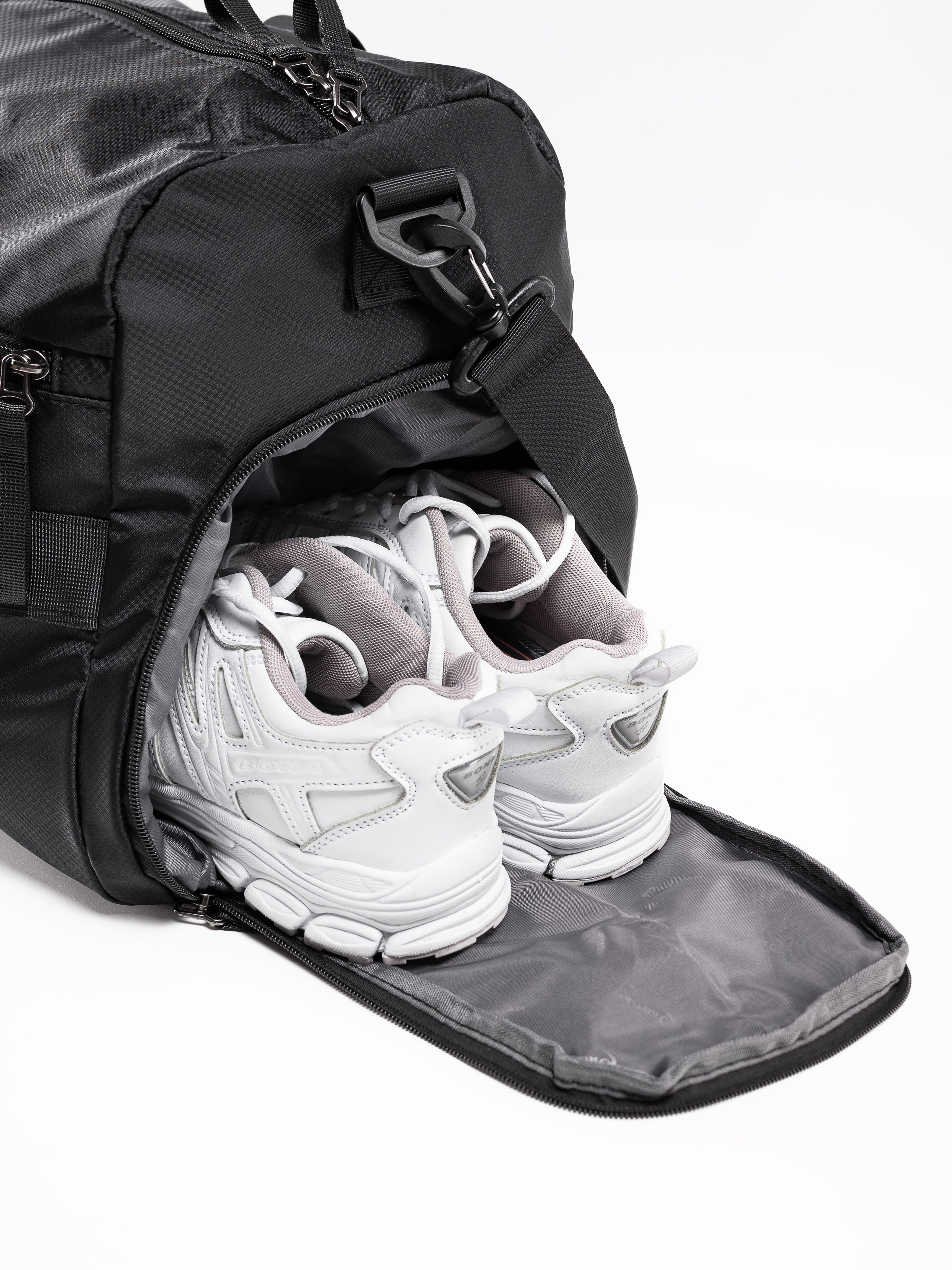 Сумки спортивные предметка. Предметный фотограф, фото для маркетплейсов Пятигорск, КМВ