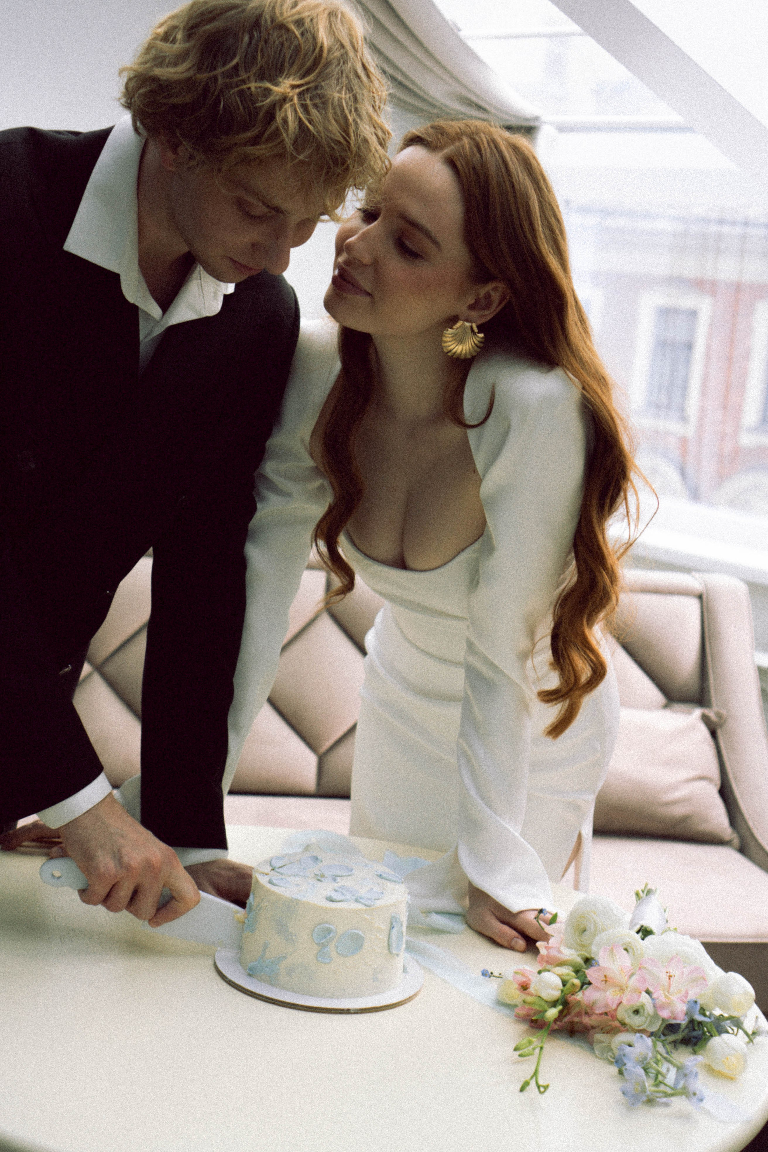 СВАДЕБНАЯ СЬЕМКА В ОТЕЛЕ. СБОРЫ ЖЕНИХА И НЕВЕСТЫ И ТАКЖЕ ТОР И ПОДГОТОВКА К ПРОГУЛКЕ. Профессиональный фотограф, Санкт-Петербург — Виктория Богомолова