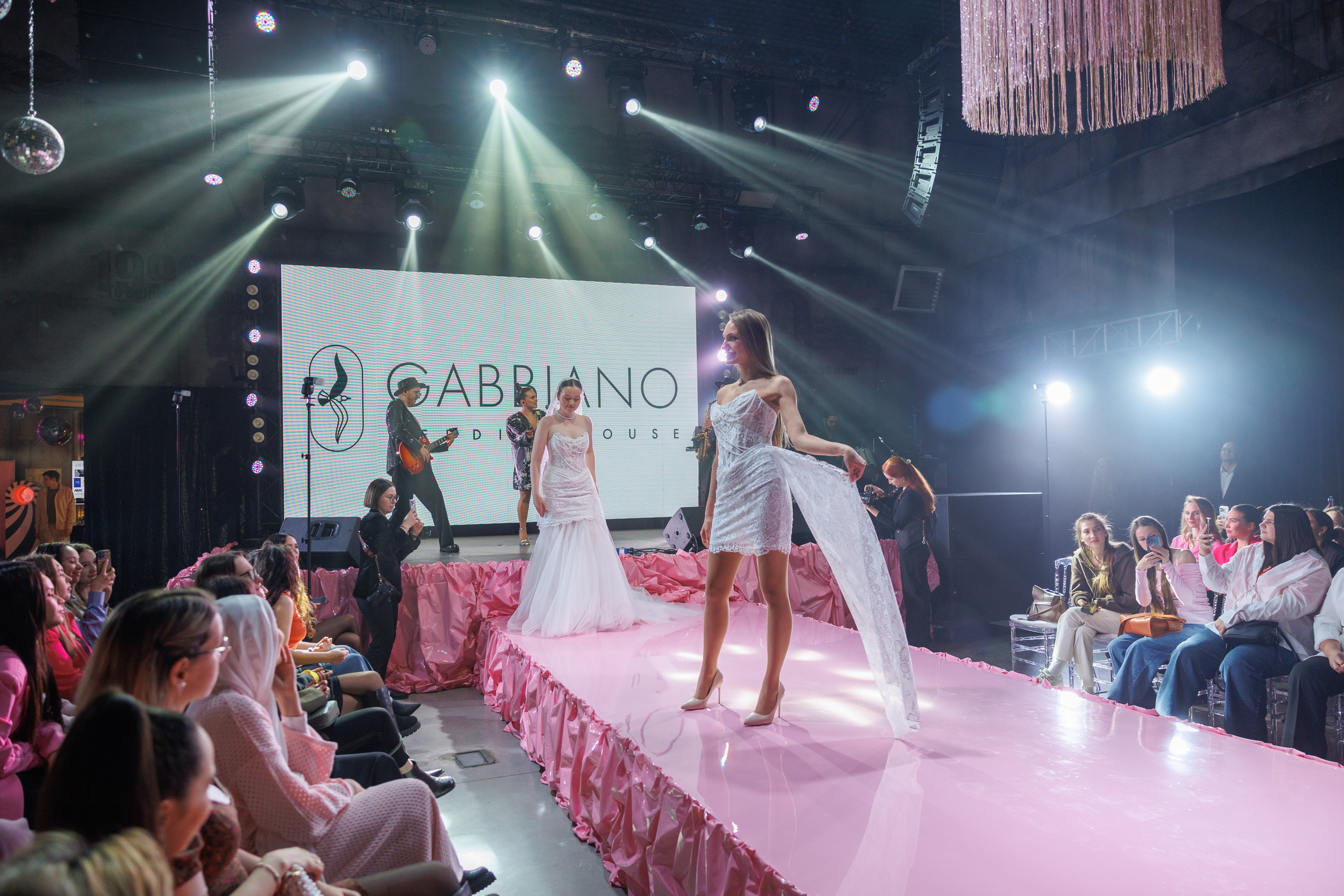 Показ Gabiano & Marry me. Свадебный и семейный фотограф Казань