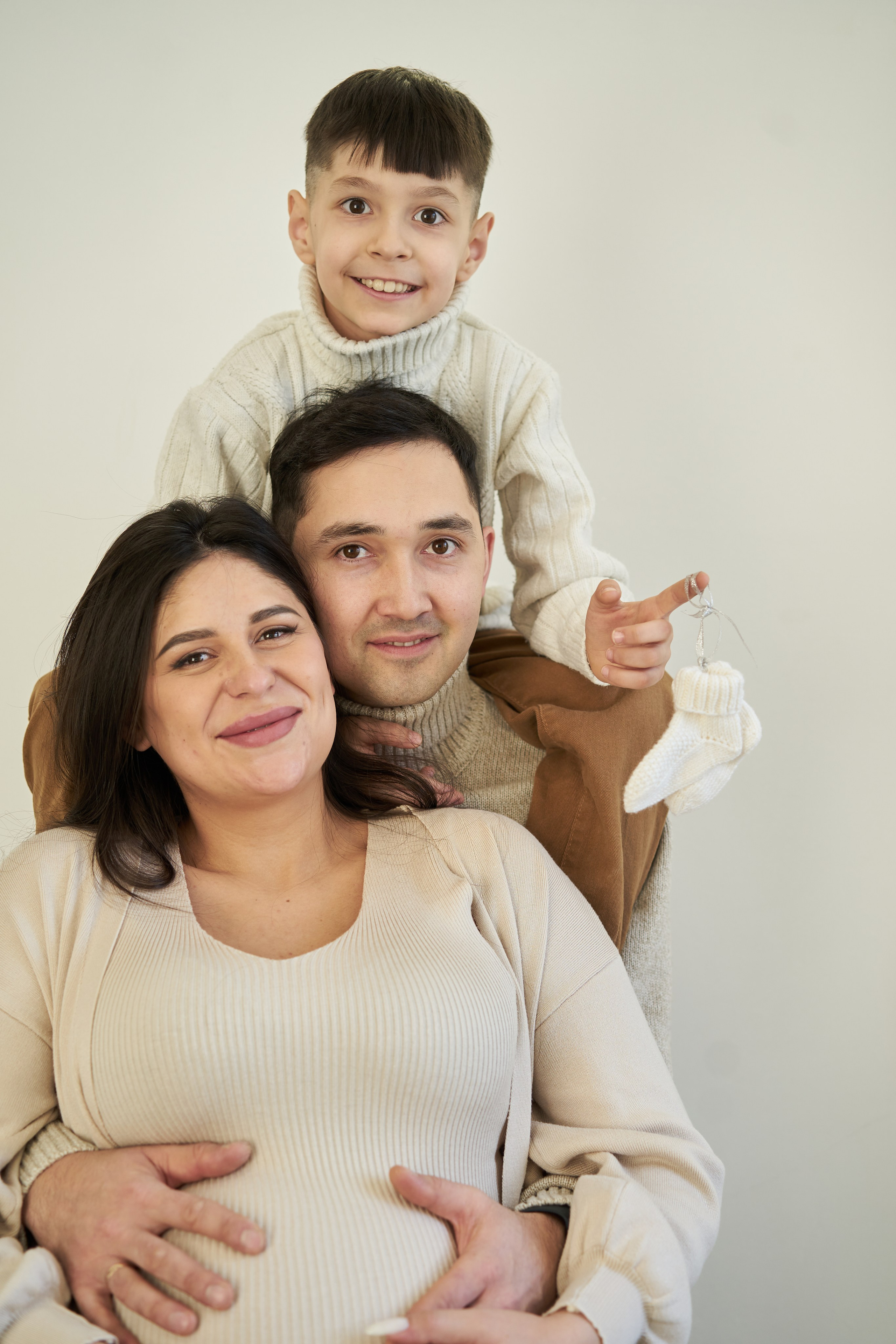 Семейная фотосессия в студии. Фотограф Екатеринбург Кокшарова Александра