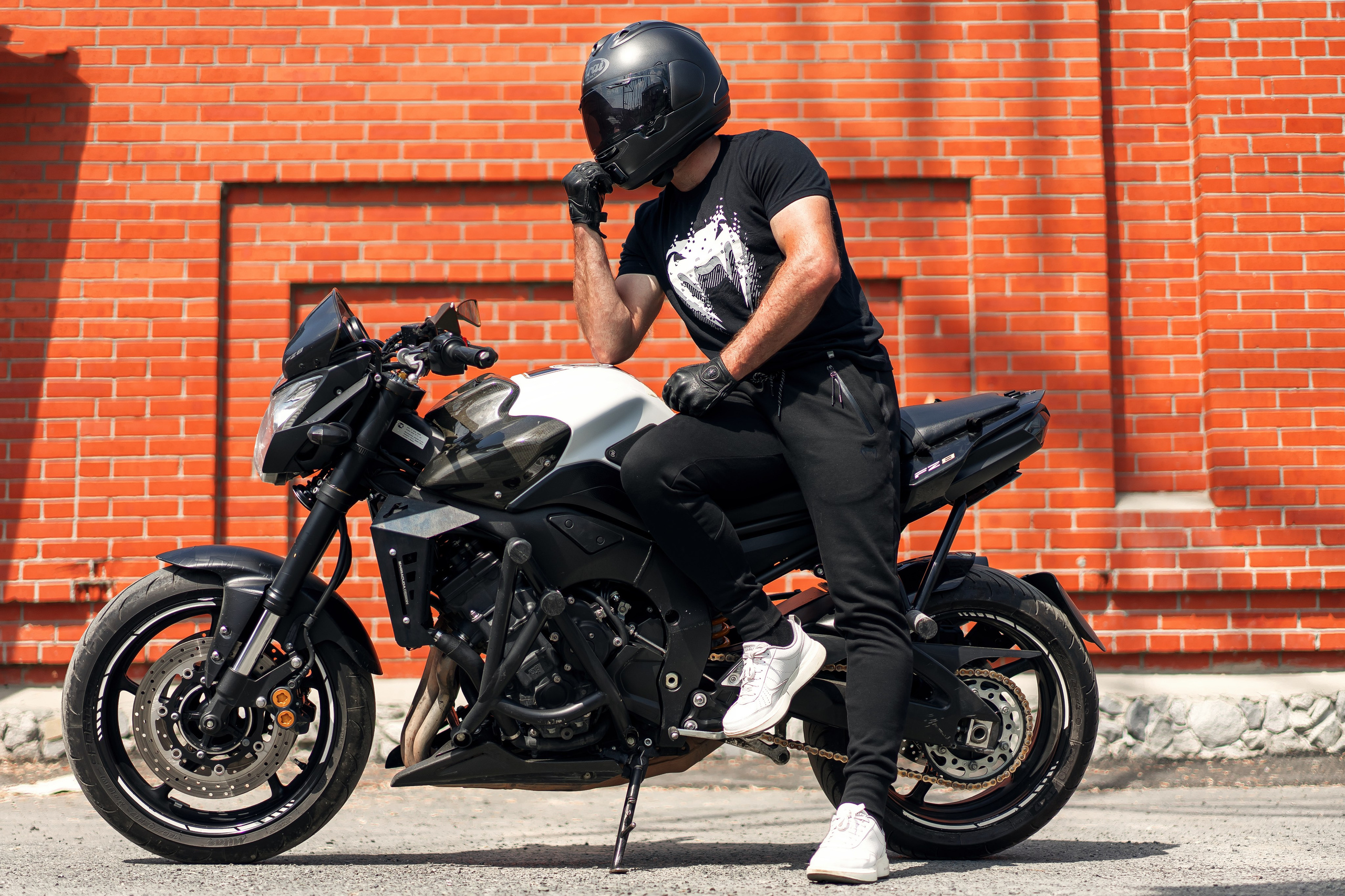 Мужская фотосессия на мотоцикле. Фотограф Екатеринбург Кокшарова Александра