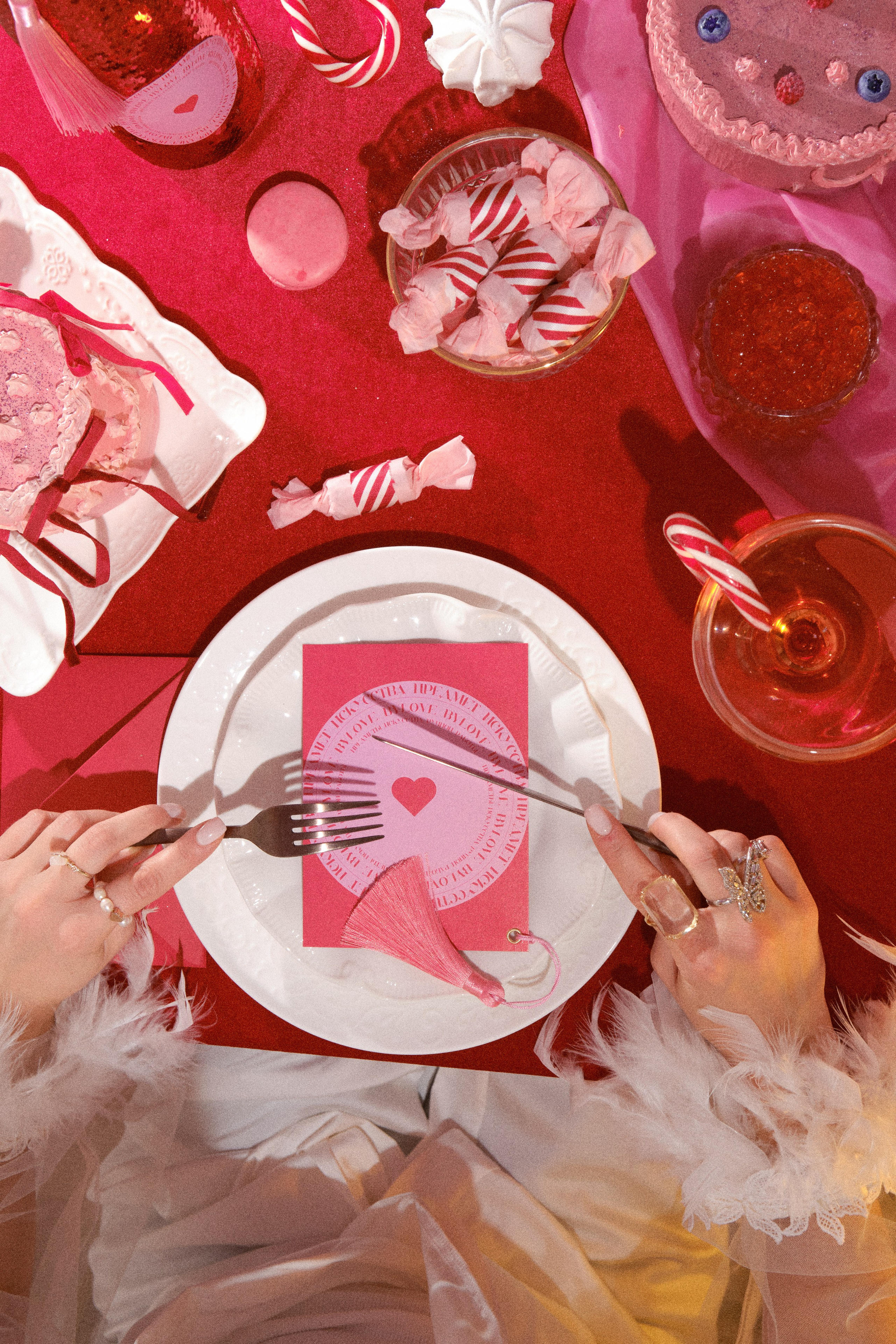 К празднику. Предмет искусства