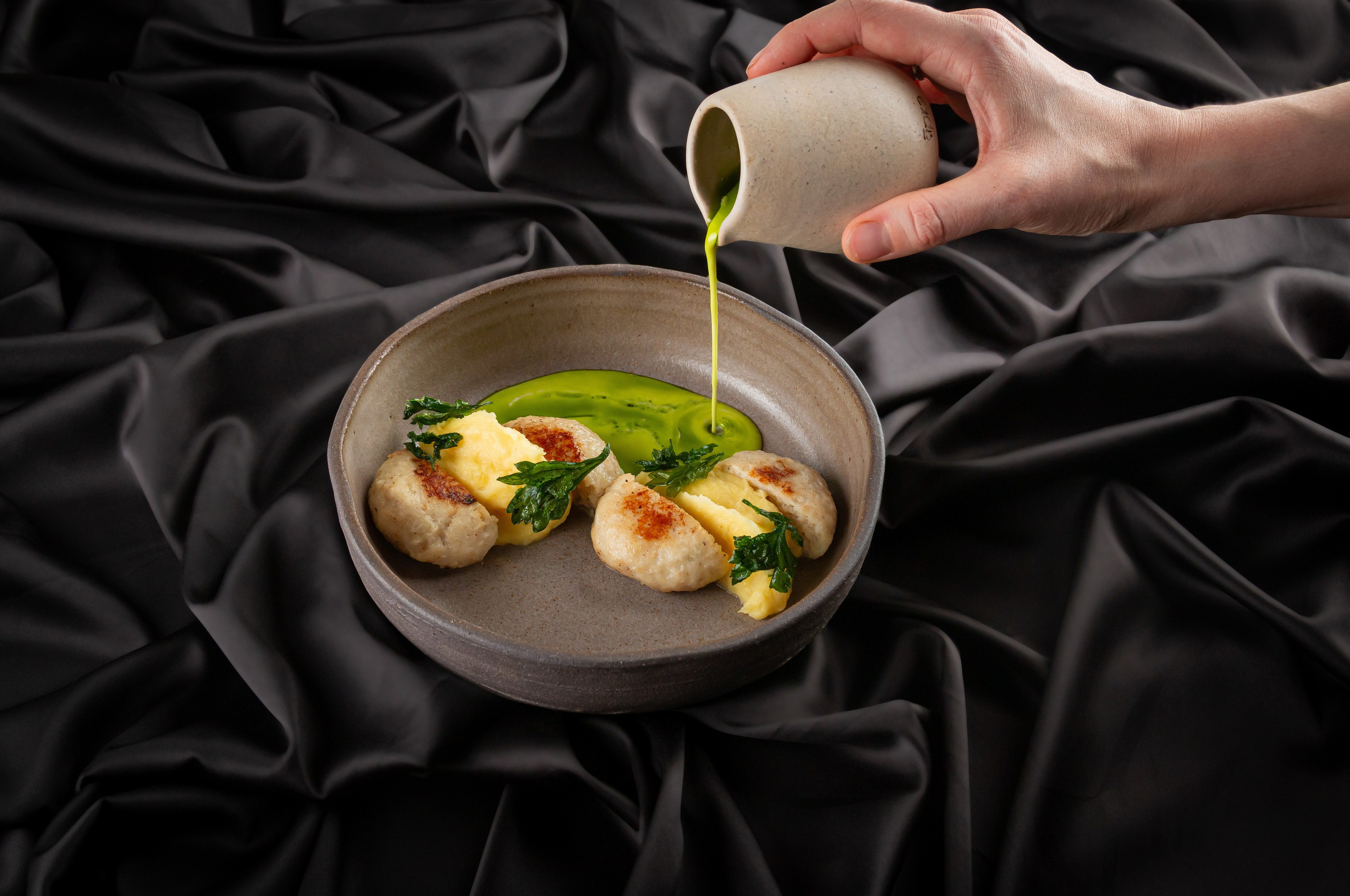 Amar. Александр Стряпунин — предметный фотограф в Улан-Удэ