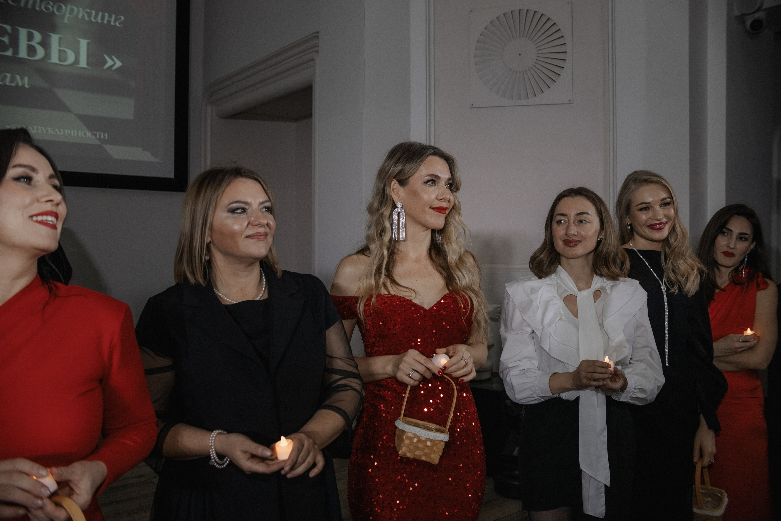 Бал-нетворкинг «Ход Королевы» от сообщества «Код Публичности» (декабрь 2025, Калининград). Женский и семейный фотограф в Калининграде Надежда Подлипинская