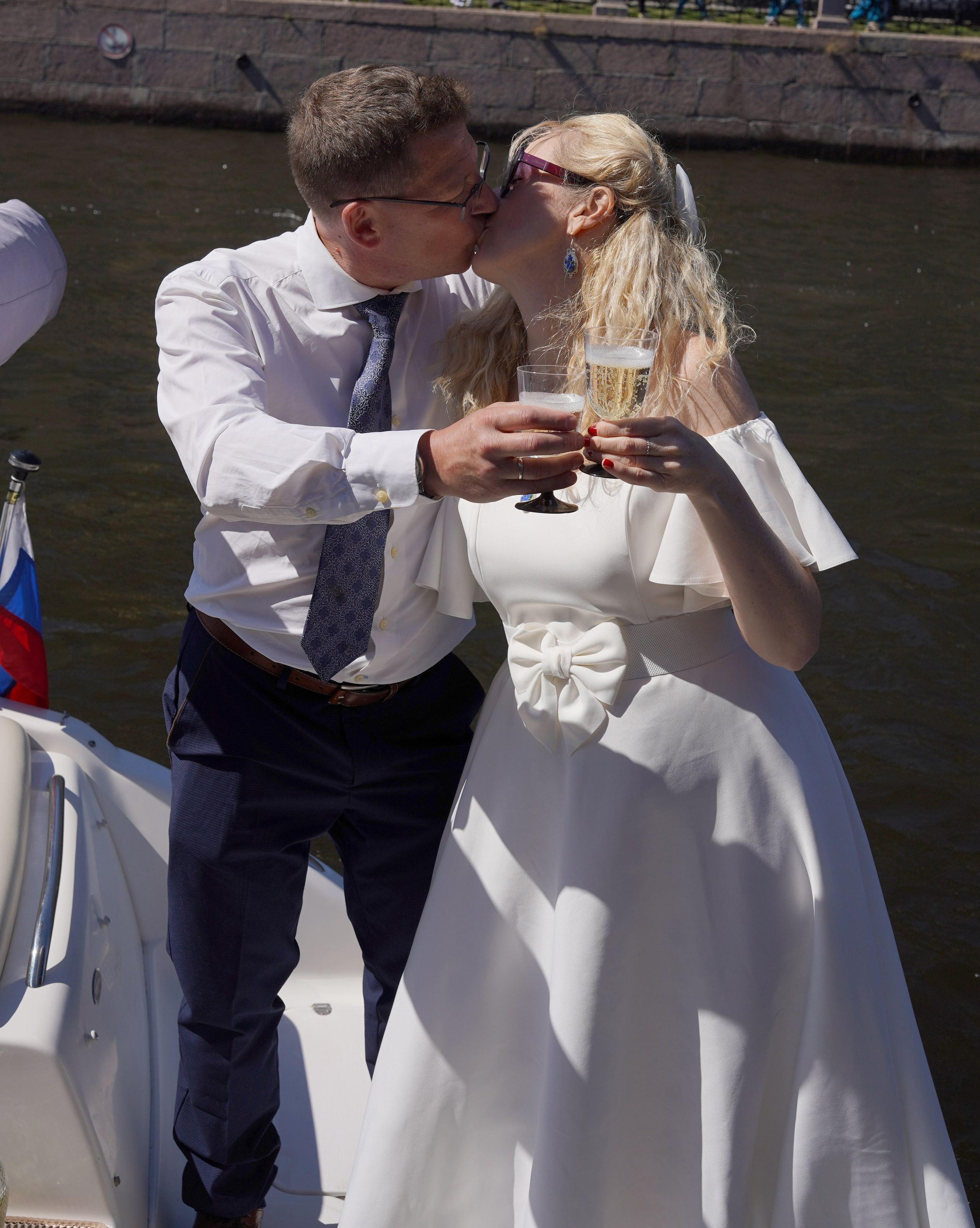 Молодожёны