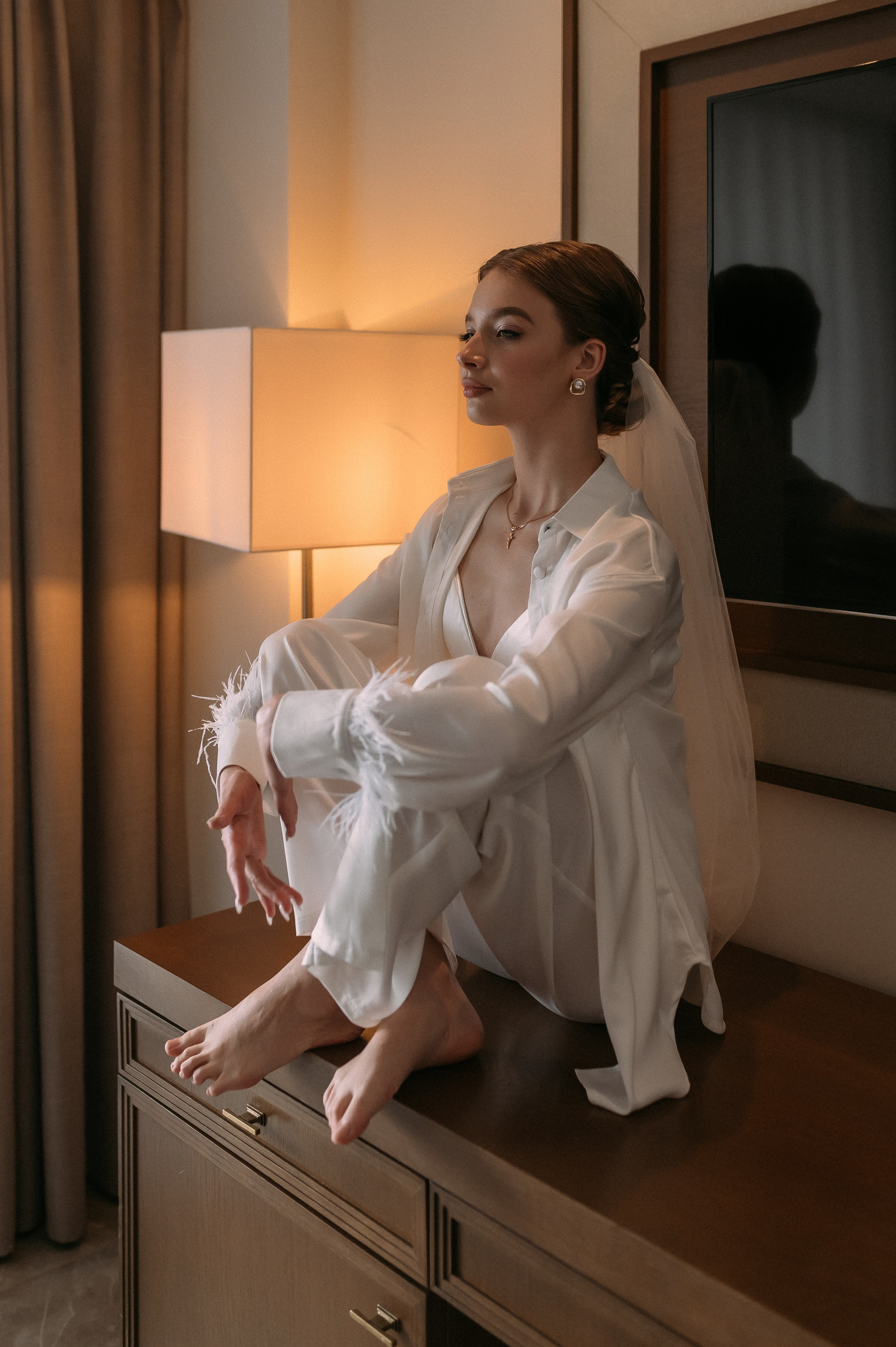 Свадебное утро и прогулка красивой яркой пары. Свадебный и семейный фотограф в Симферополе Дарья Маркова