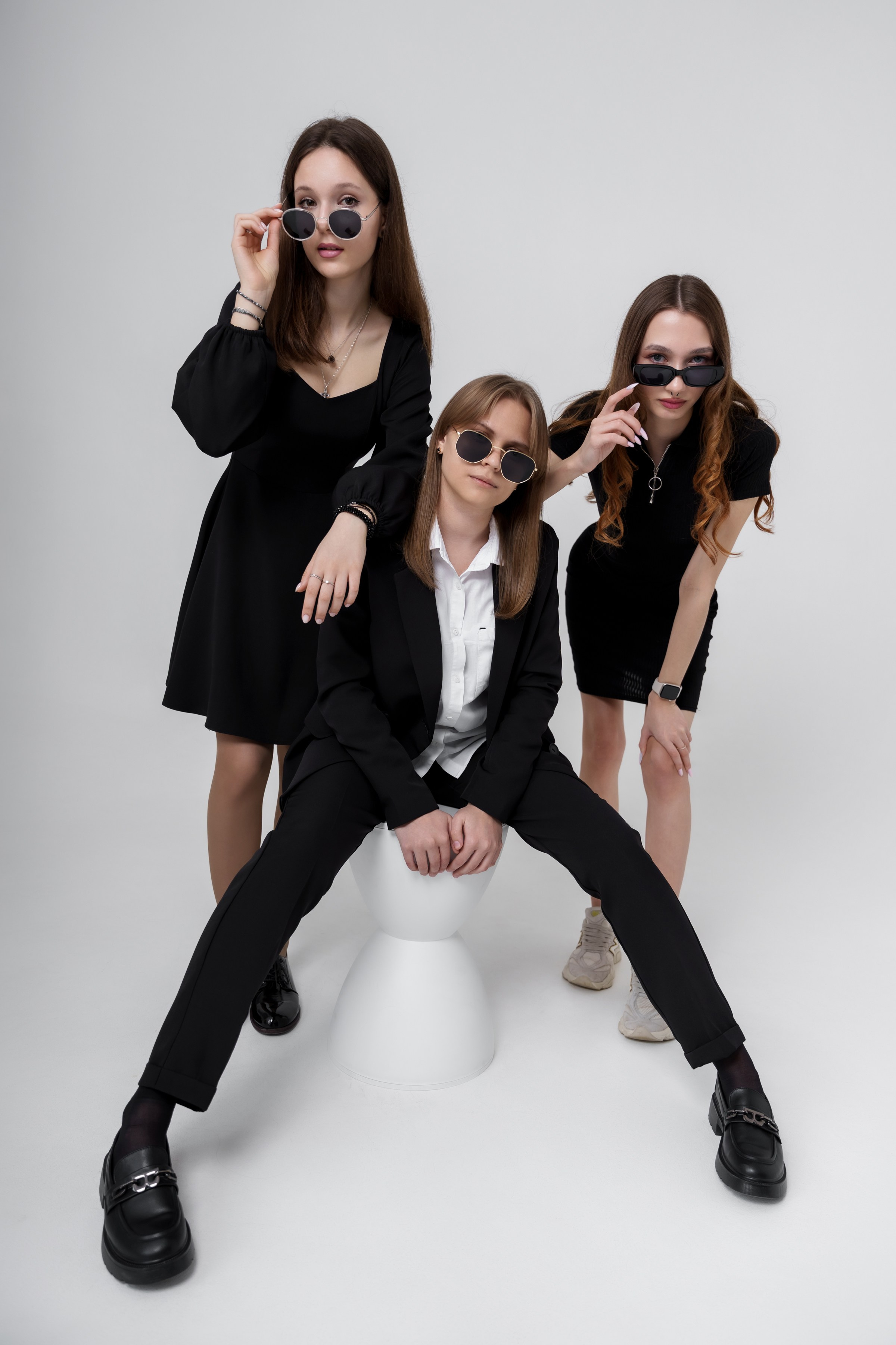 Групповые на белой циклораме. ВЫПУСКНЫЕ АЛЬБОМЫ, Школьный фотограф, семейный и свадебный в Саратове и области Ольга Плаксина