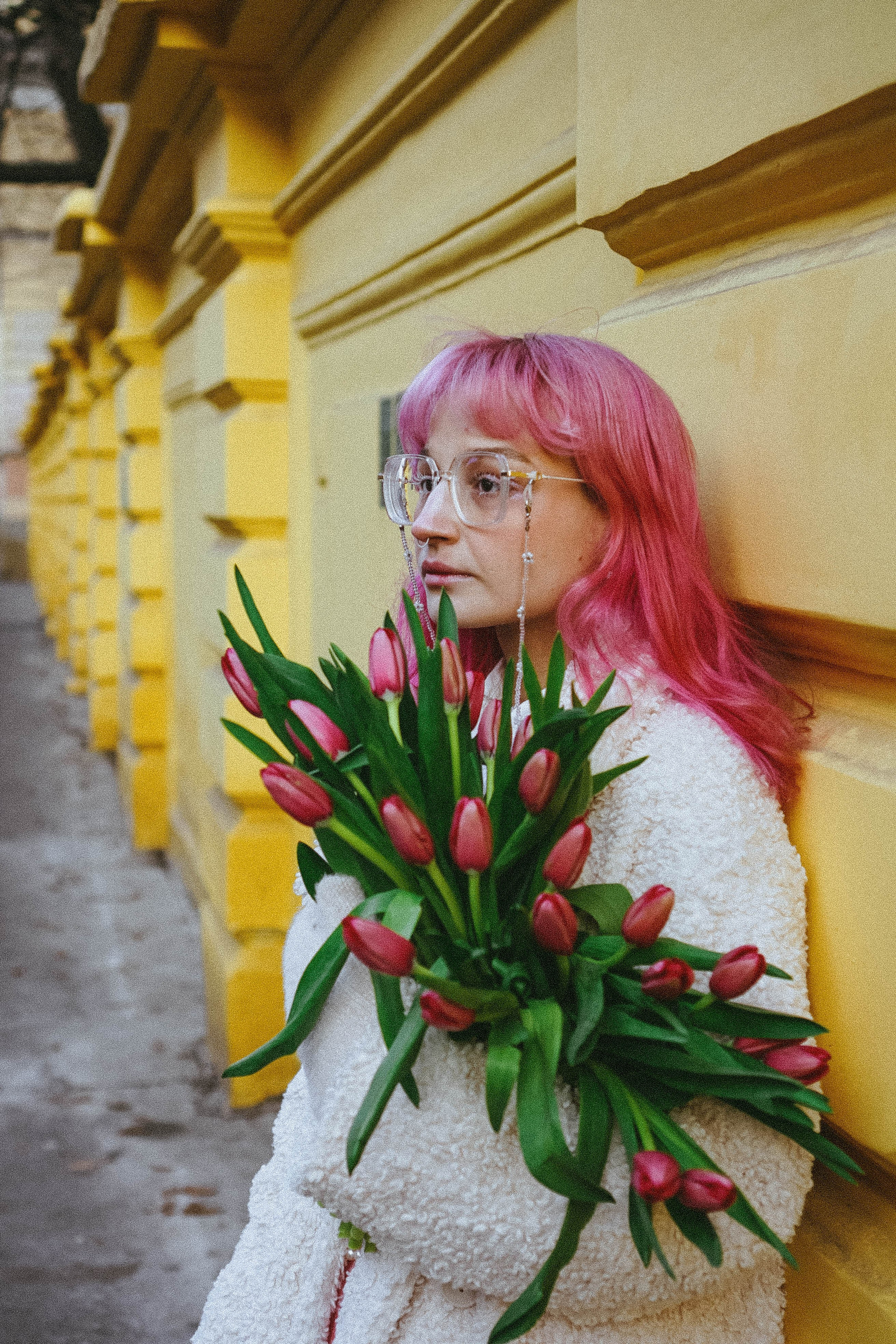 Прогулочная фотосессия с тюльпанами. Профессиональный фотограф, Санкт-Петербург — Виктория Богомолова
