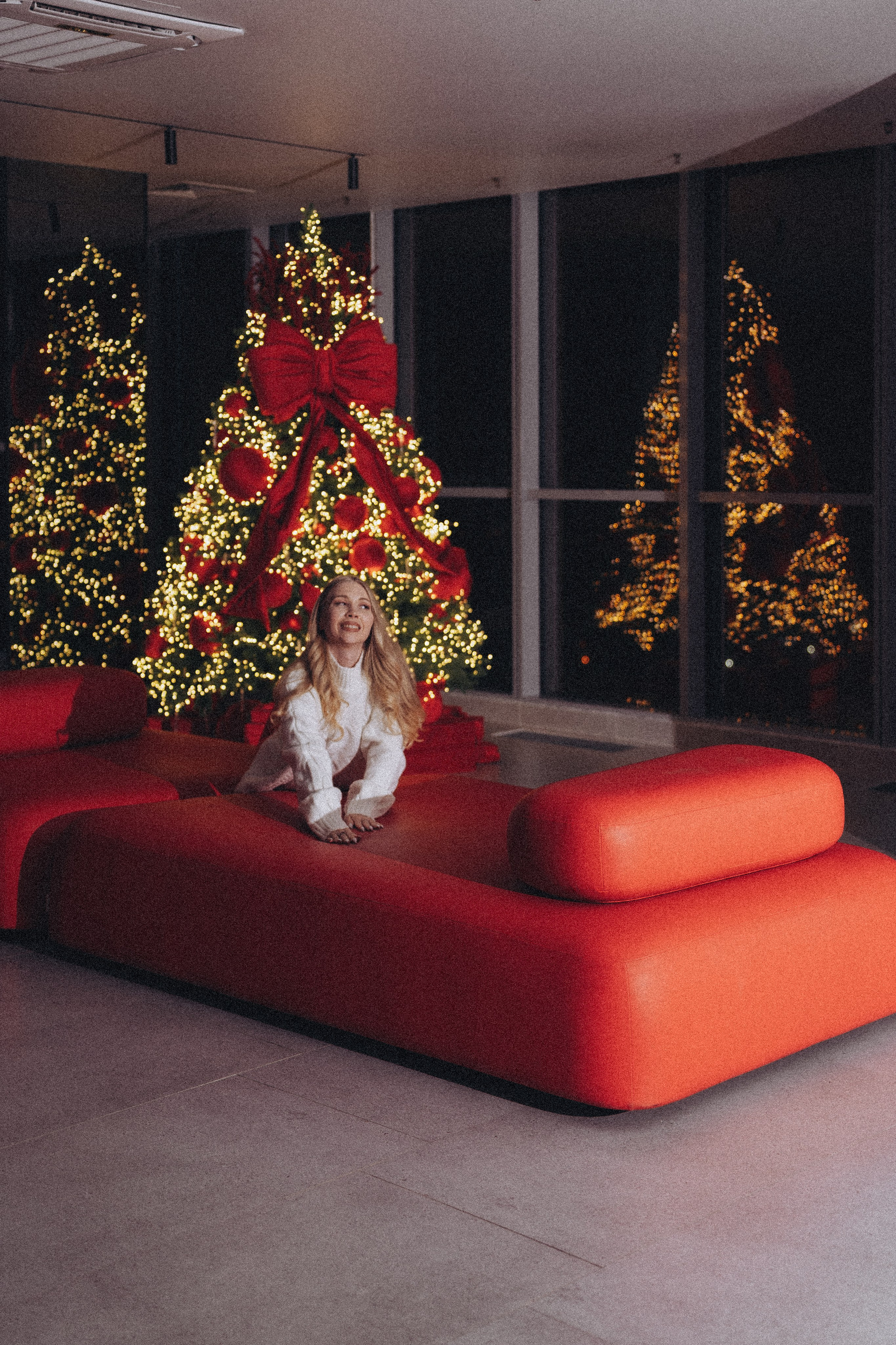 ФОТОСЕССИЯ К НОВОМУ ГОДУ В СТУДИИ С ЕЛОЧКОЙ КРАСИВЫЙ ОБРАЗ. Профессиональный фотограф, Санкт-Петербург — Виктория Богомолова