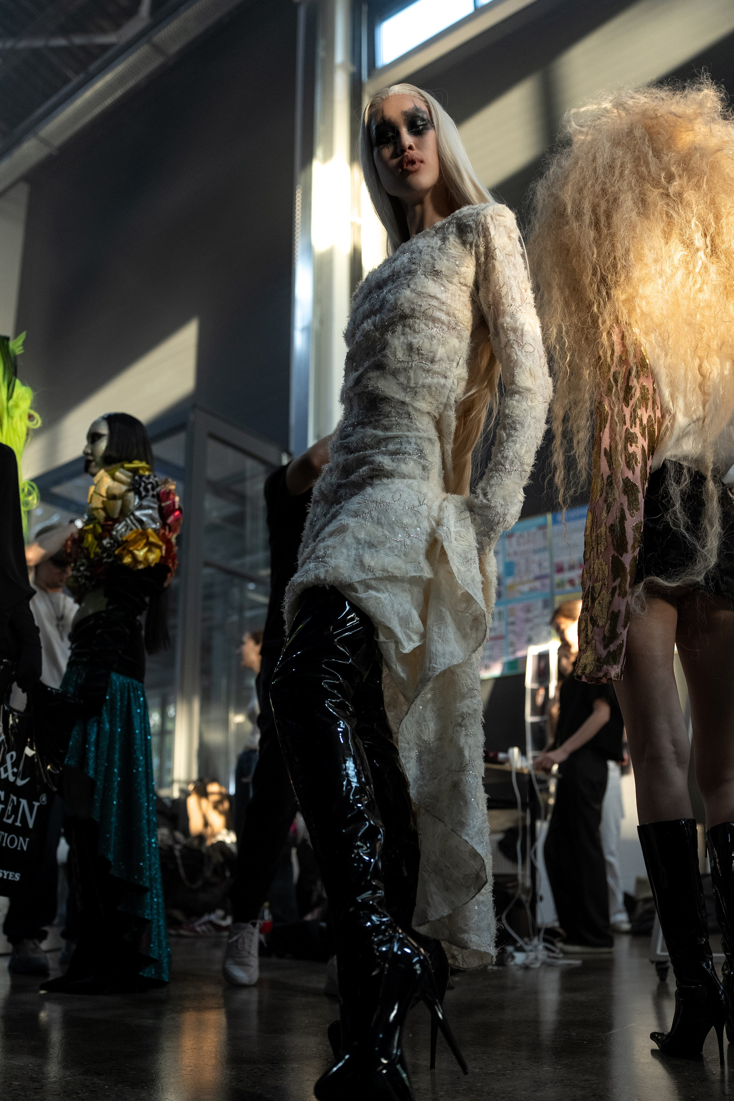 Visa Fashion Week Almaty Pre-Fall 2026 April Backstage Day 2. Сайт Алматинского НЮ АРТ, будуар и фэшн фотографа Дениса Карпенко