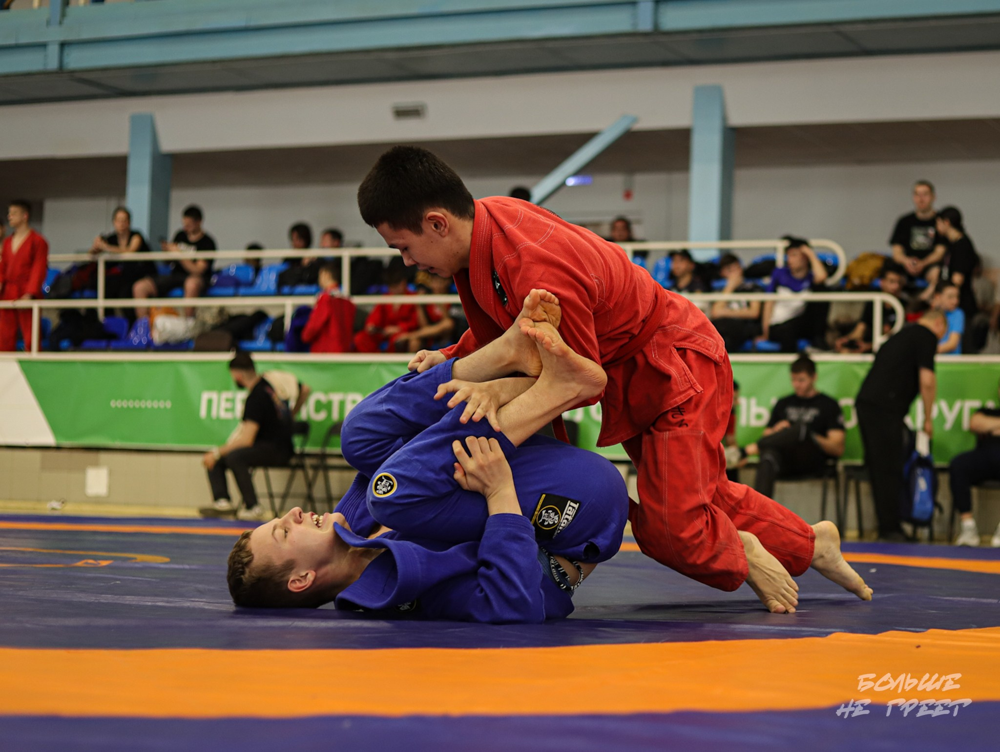 ПЕРВЕНСТВО УРФО ПО СПОРТИВНОЙ БОРЬБЕ ГРЭППЛИНГ И ГРЭППЛИНГ-ГИ. Больше не греет