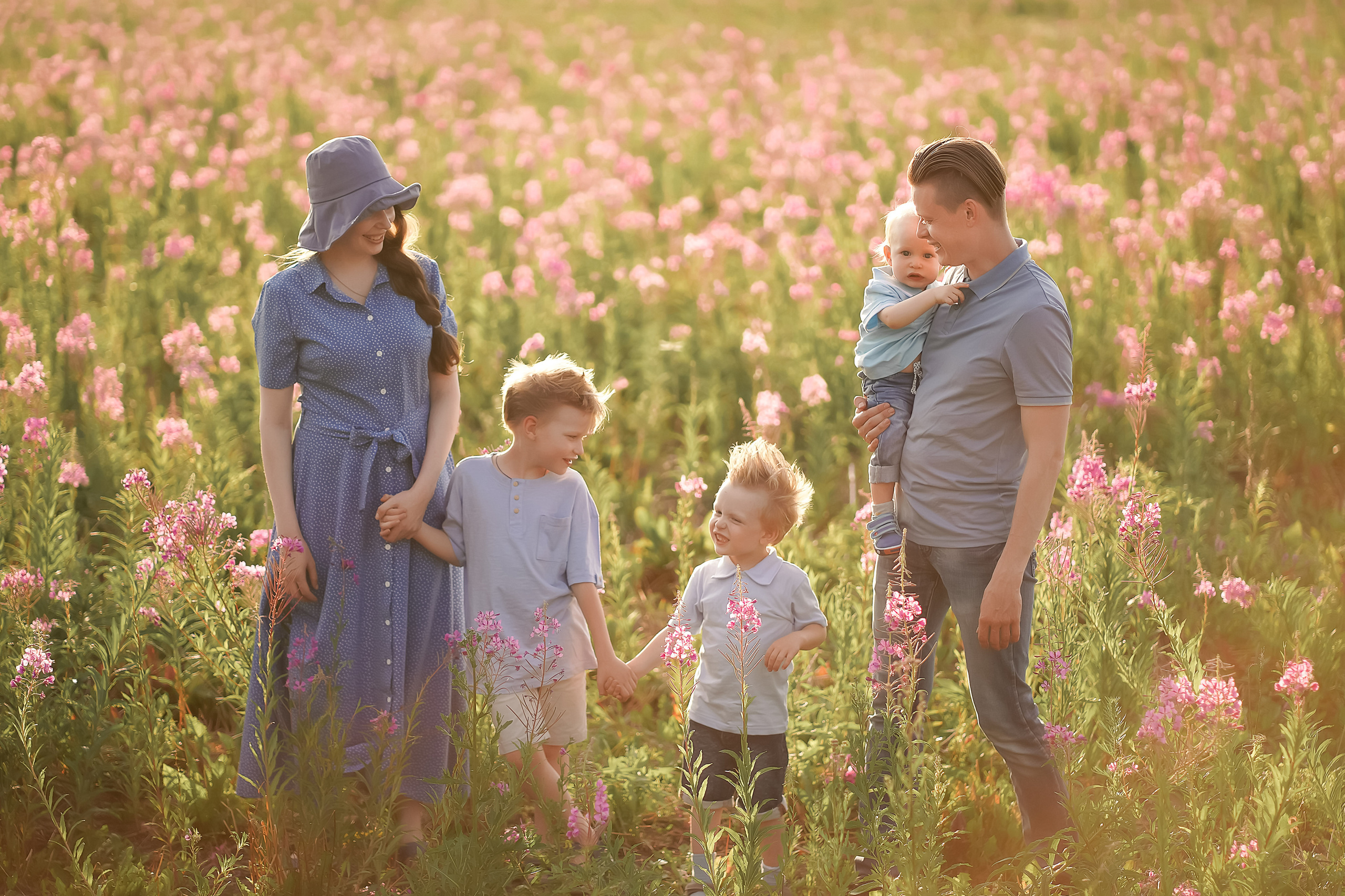 В поле Иван-чая. Фотограф Татьяна Митрофанова