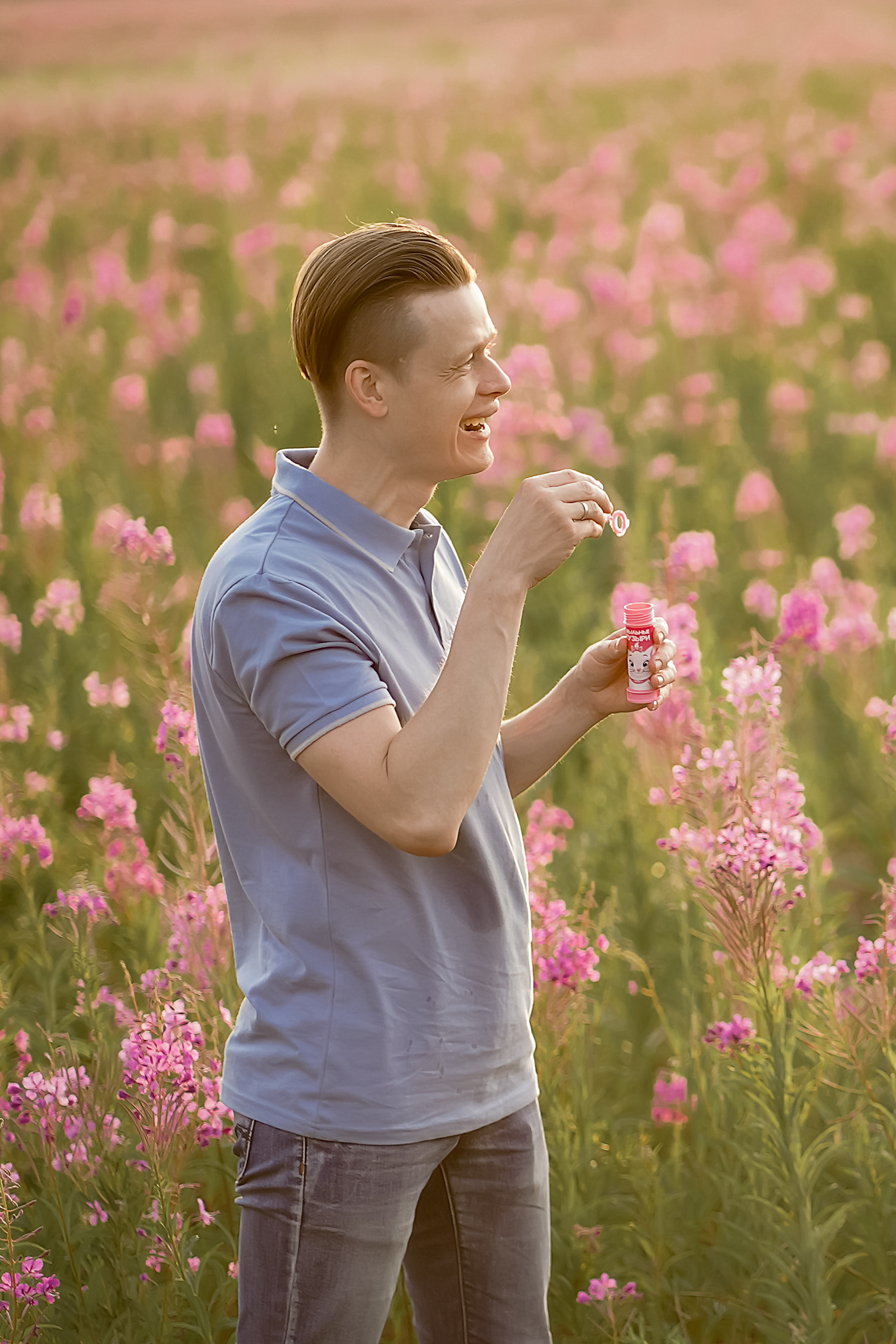 В поле Иван-чая. Фотограф Татьяна Митрофанова