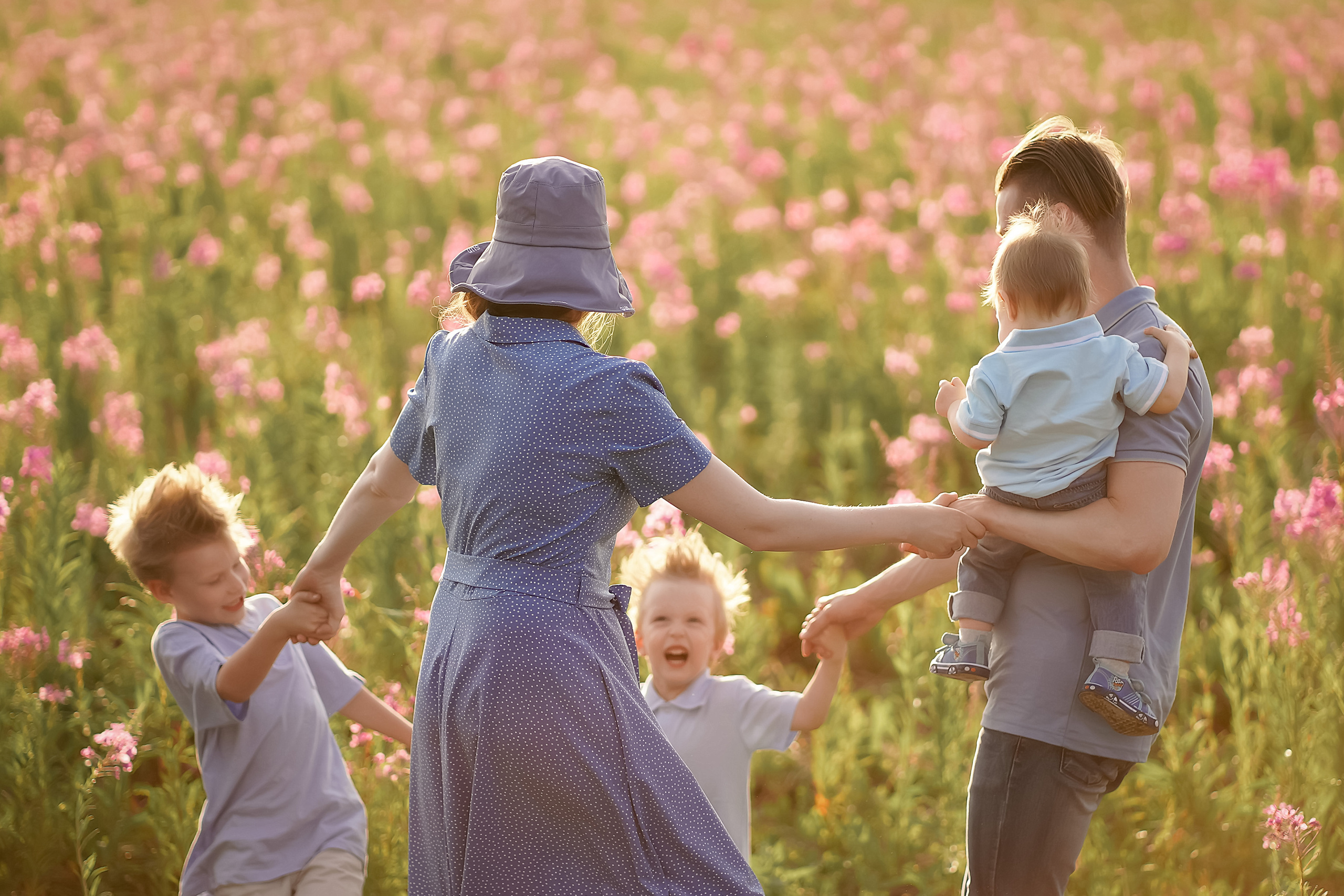 В поле Иван-чая. Фотограф Татьяна Митрофанова