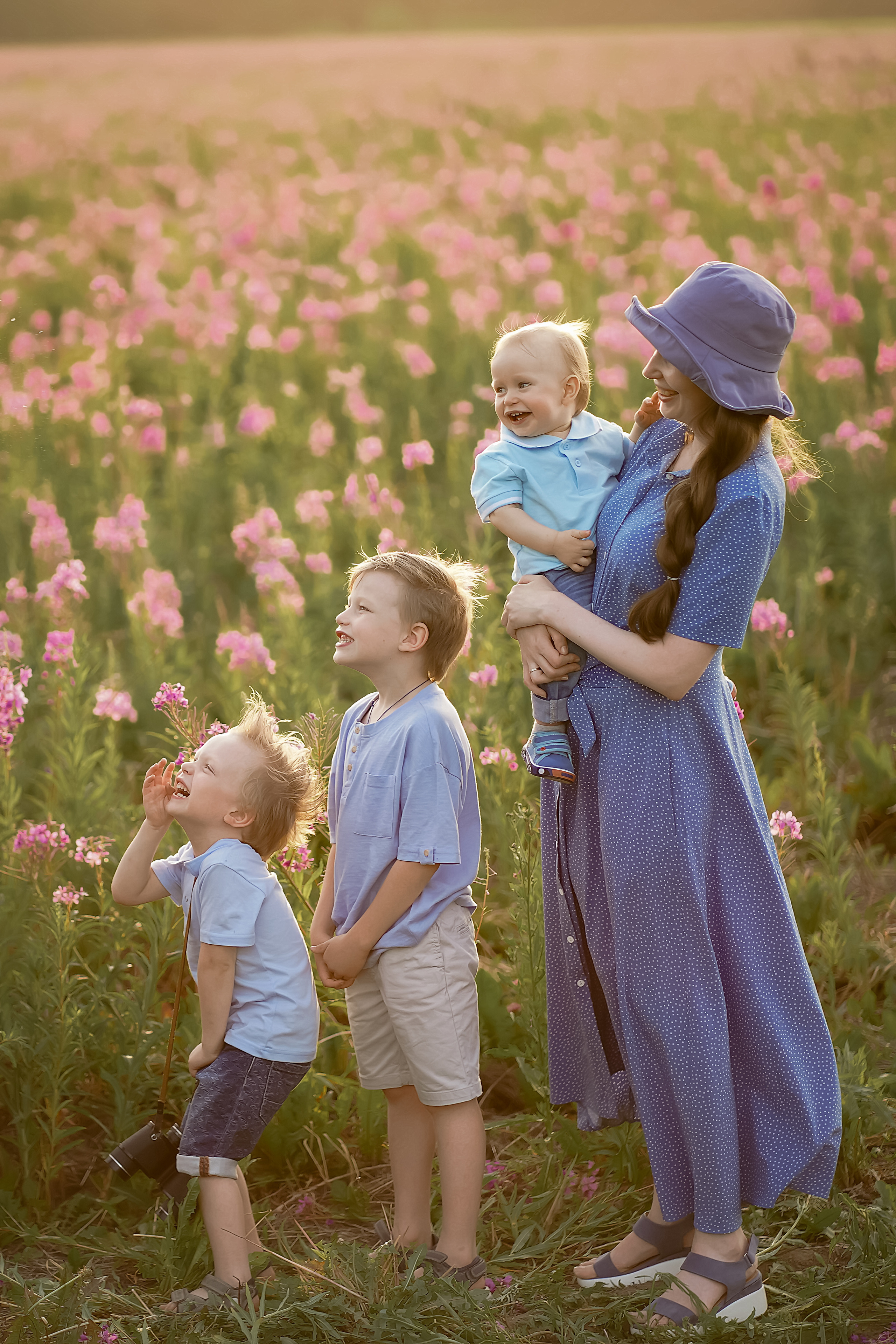 В поле Иван-чая. Фотограф Татьяна Митрофанова
