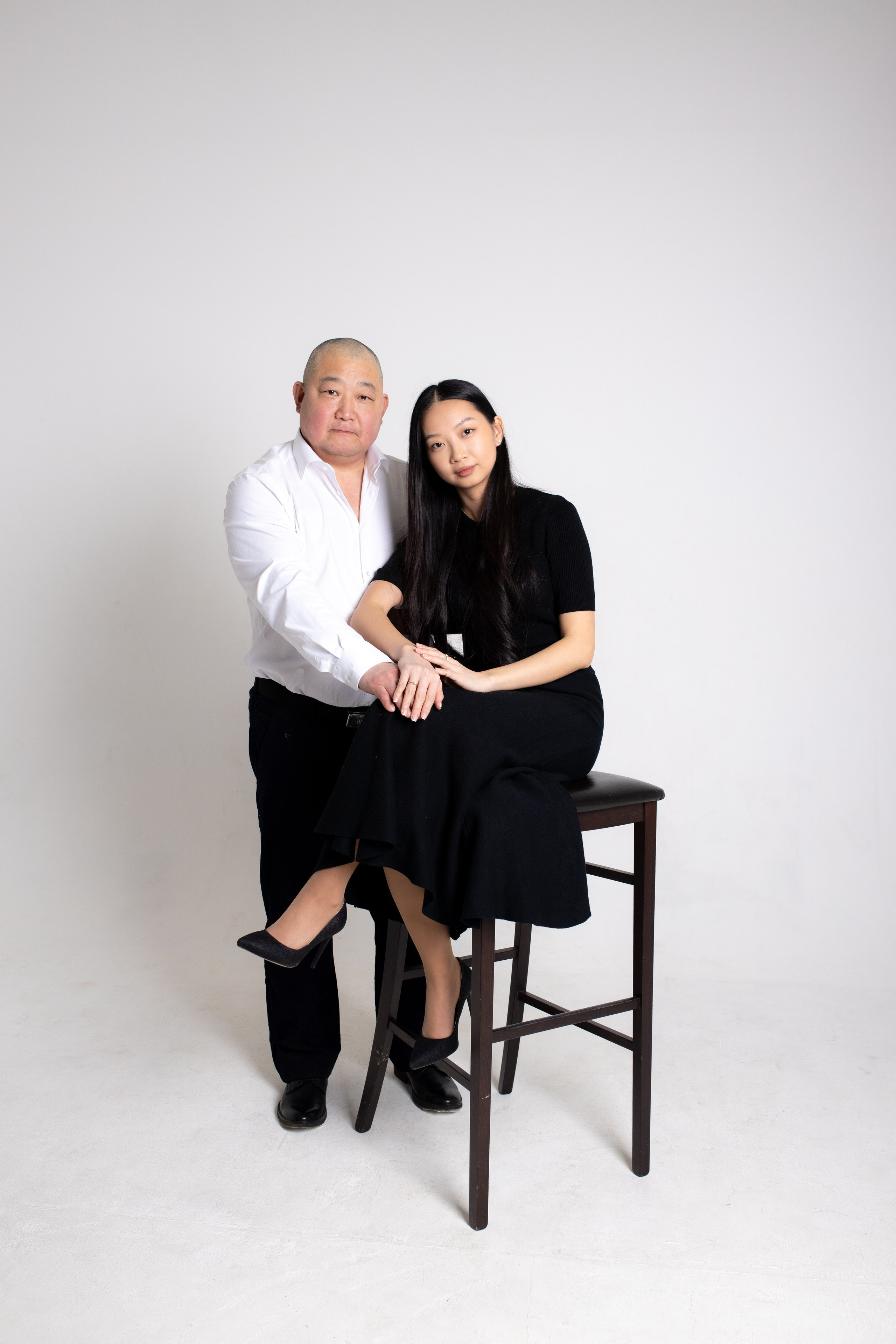 Семейная фотосессия на циклораме с импульсным светом. Фотограф в Железнодорожном и Балашихе