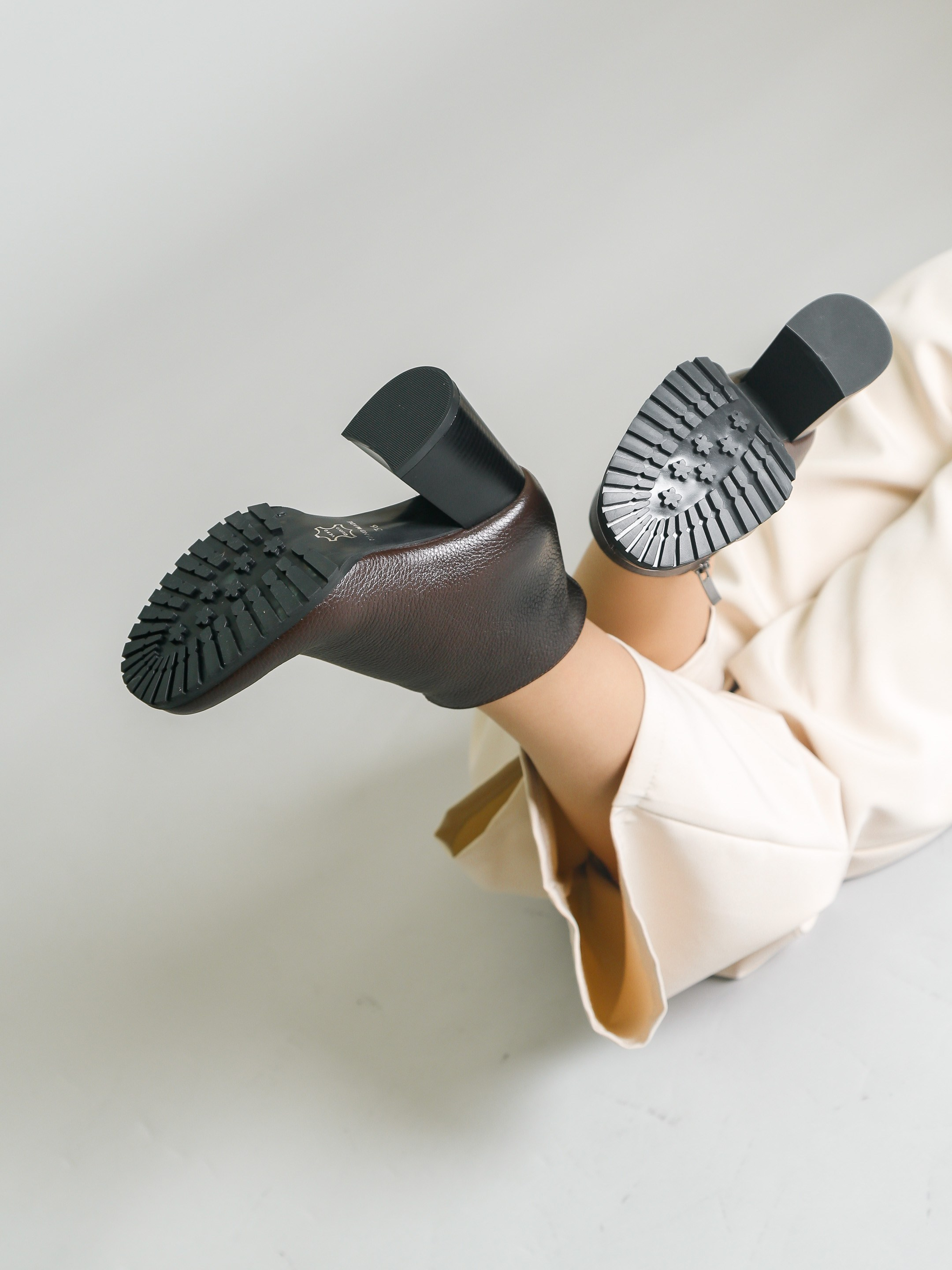 WB Обувь Suil. Свадебный Фотограф в Москве Гор Магтагян