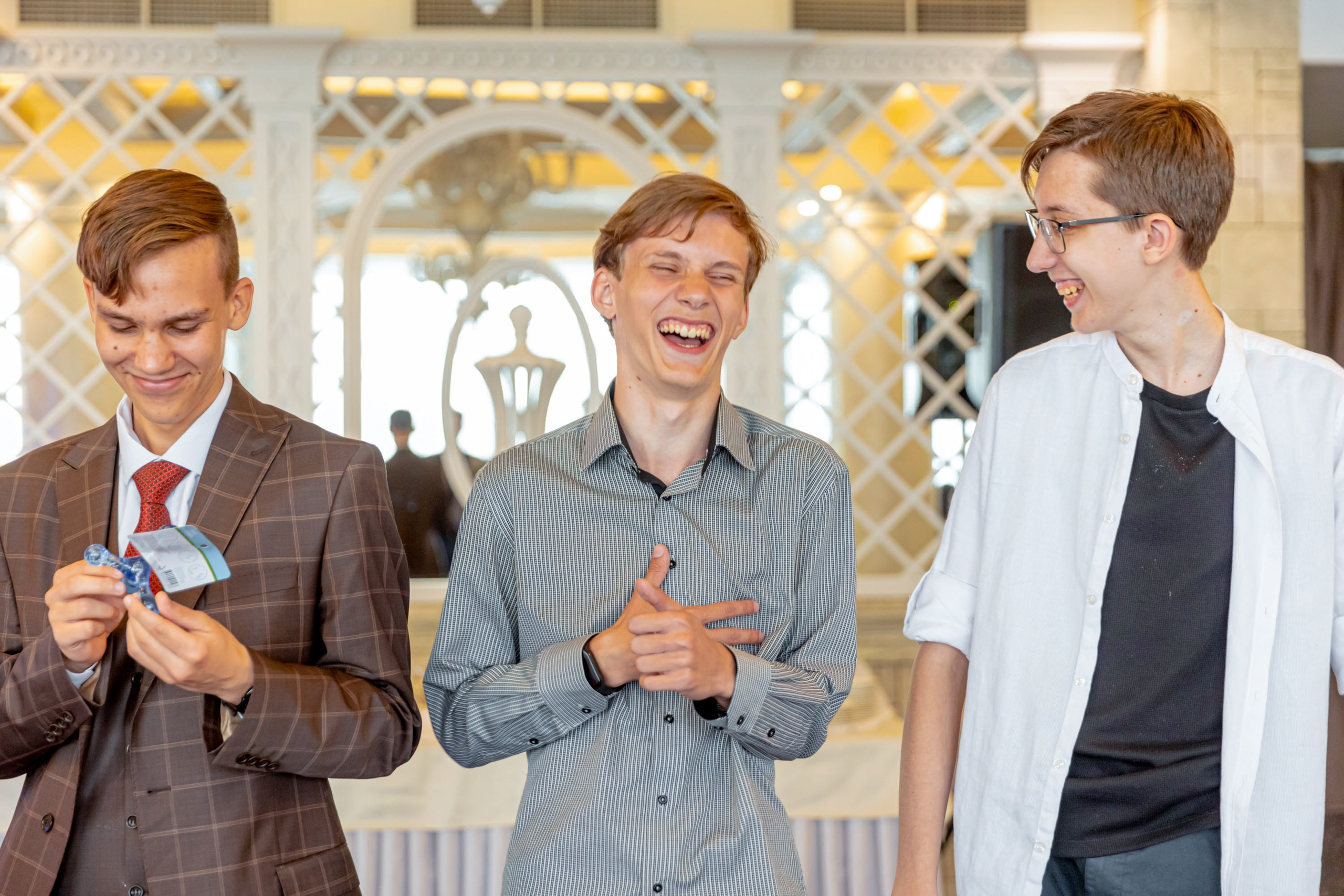 Фотосъёмка школьного выпускного в ресторане. Фотограф на праздник, корпоратив, День Рождения и Юбилей в г. Санкт-Петербурге Алексей Анкушев