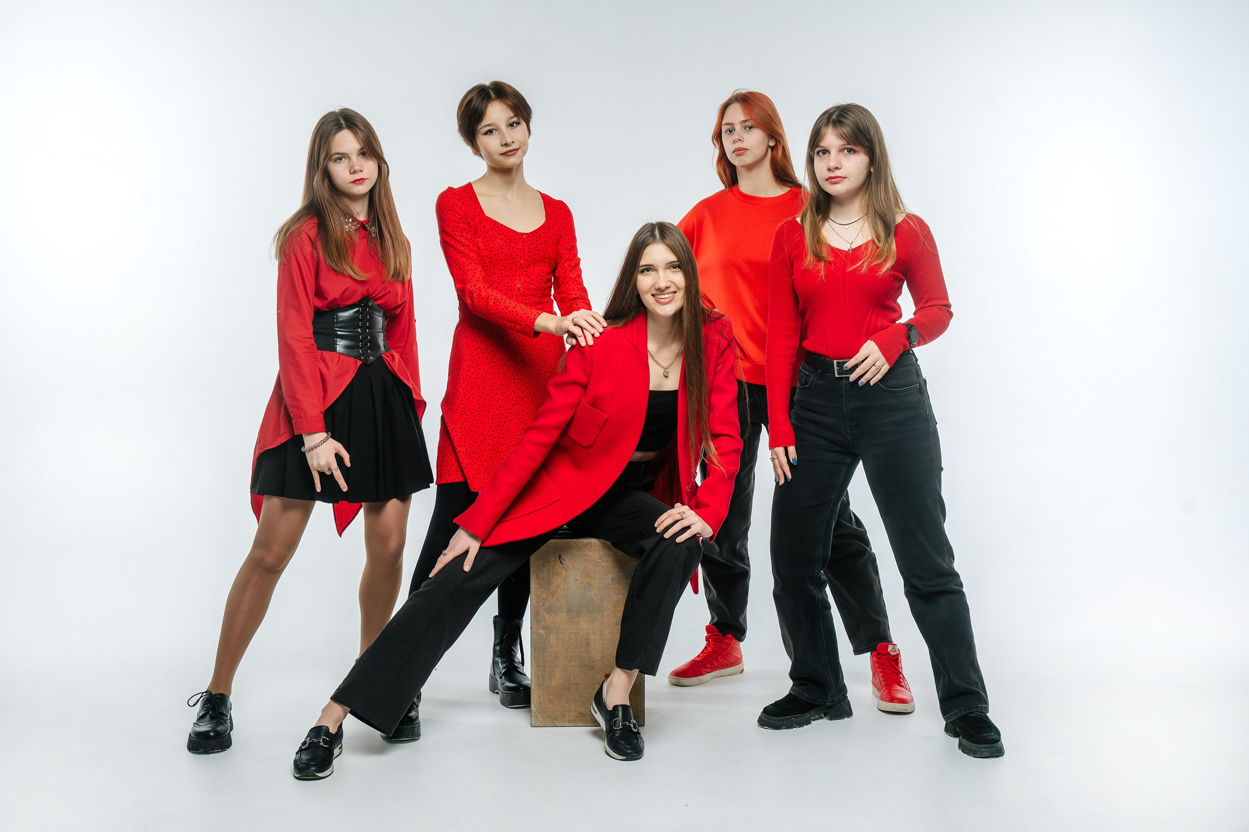 Фотографии с одноклассниками. Выпускные альбомы, школьные фотосессии в городе Новороссийске