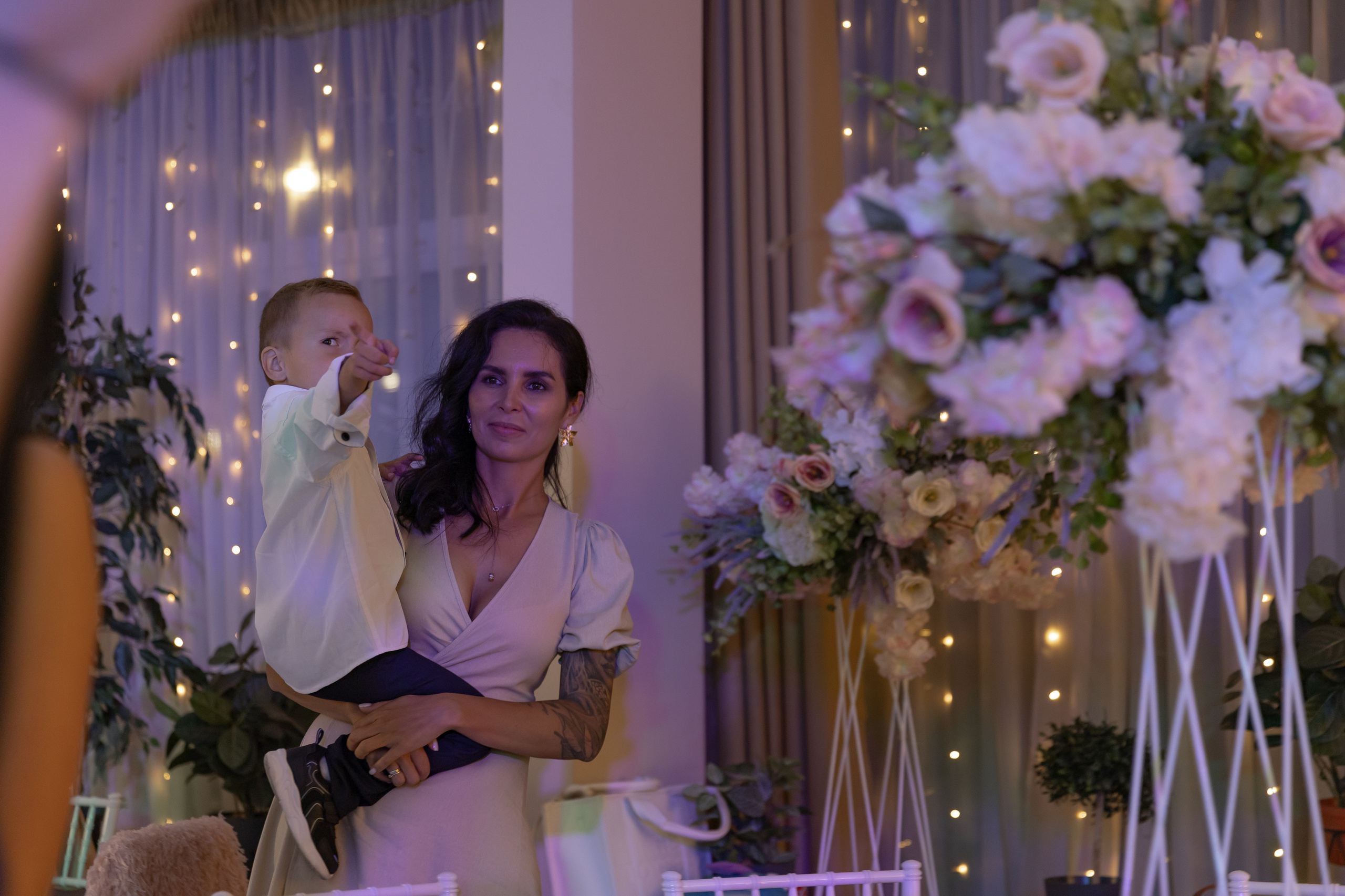 Свадебный зал с оформлением и декором