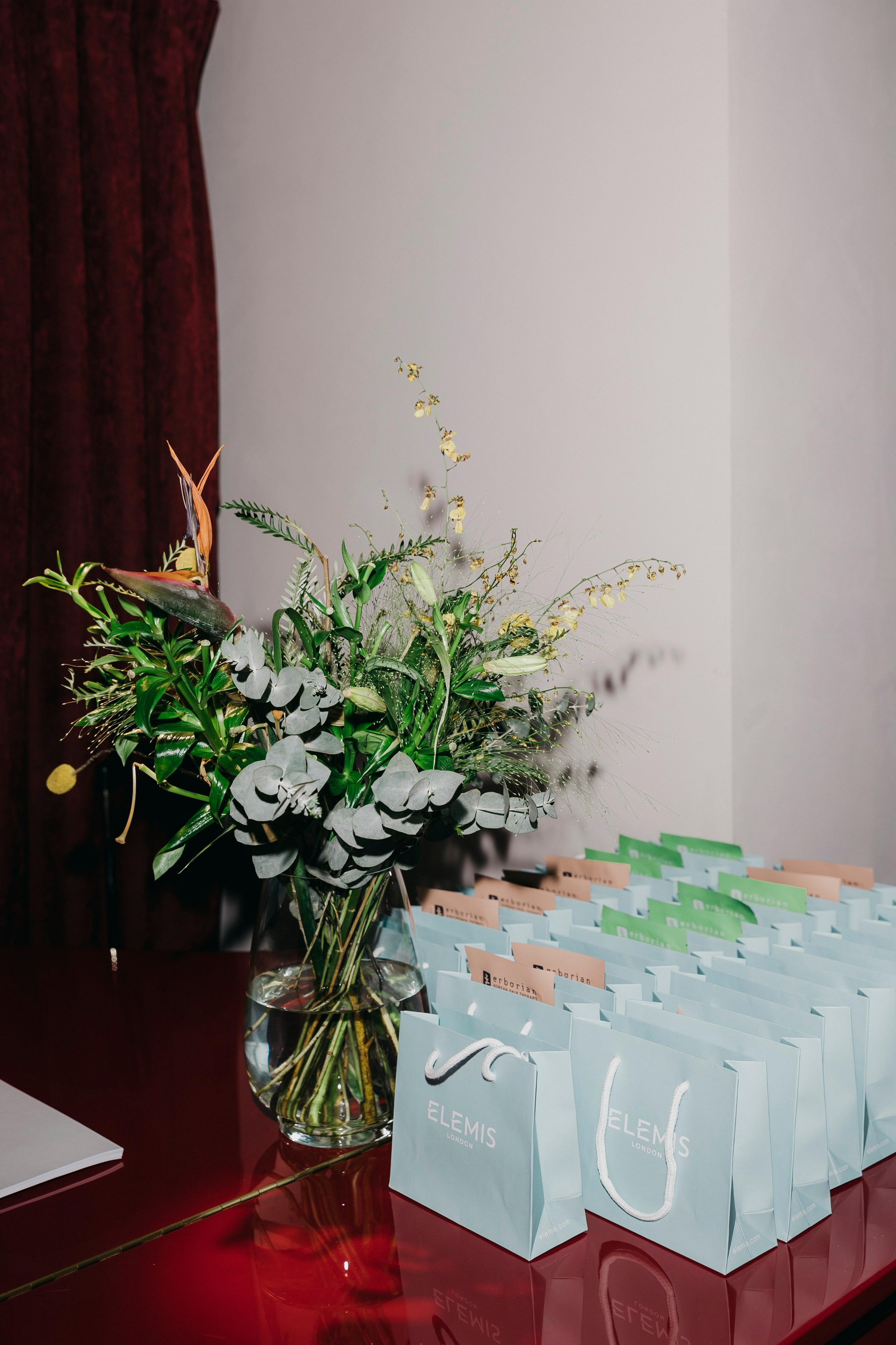 Лина Дембикова & the VOICE Shopping, Rocky2. «Птичка на проводе»: информационный портал в Москве