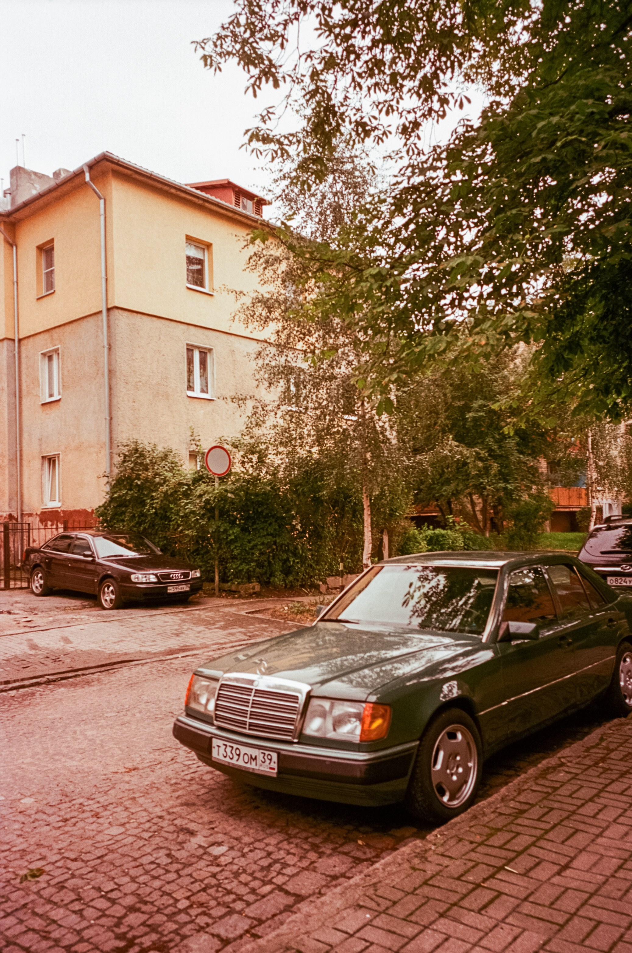 Калининград. Верхнее озеро, Safe Coffee и кафе Толстой. Фотограф-документалист Мария Осокина