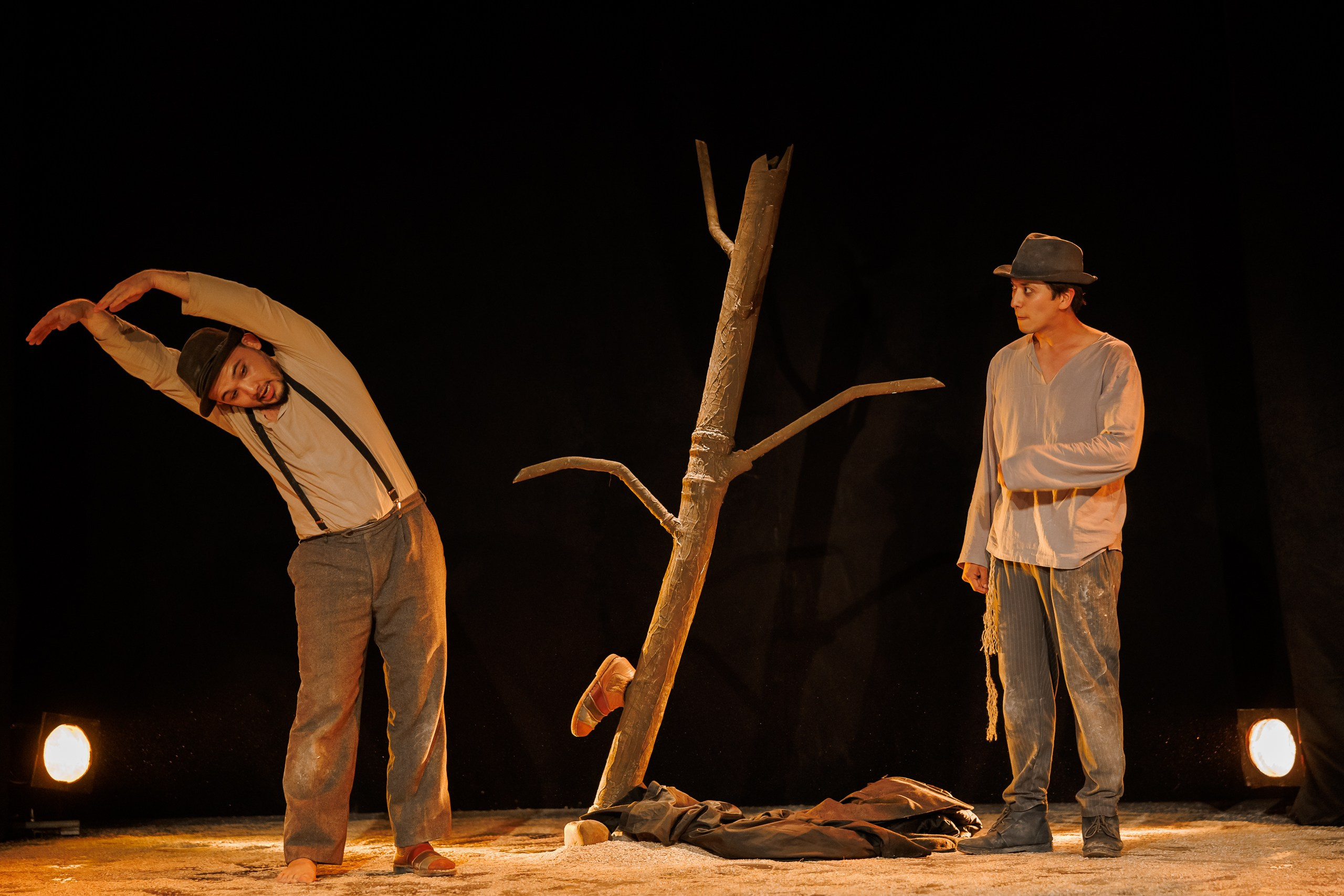 Спектакль «В ожидании Годо» от театра Д. Лица в СПб. Фотограф в Санкт-Петербурге — Сергей Петров