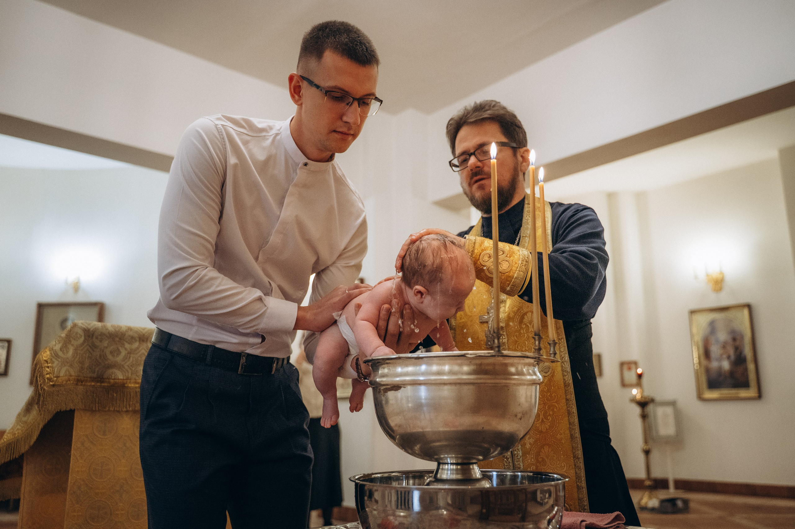 Крещение Ивана конф (Храм в честь святых мучениц Веры, Надежды, Любови и матери их Софии, нижний храм). Семейный фотограф в Минске Дарья Дреко
