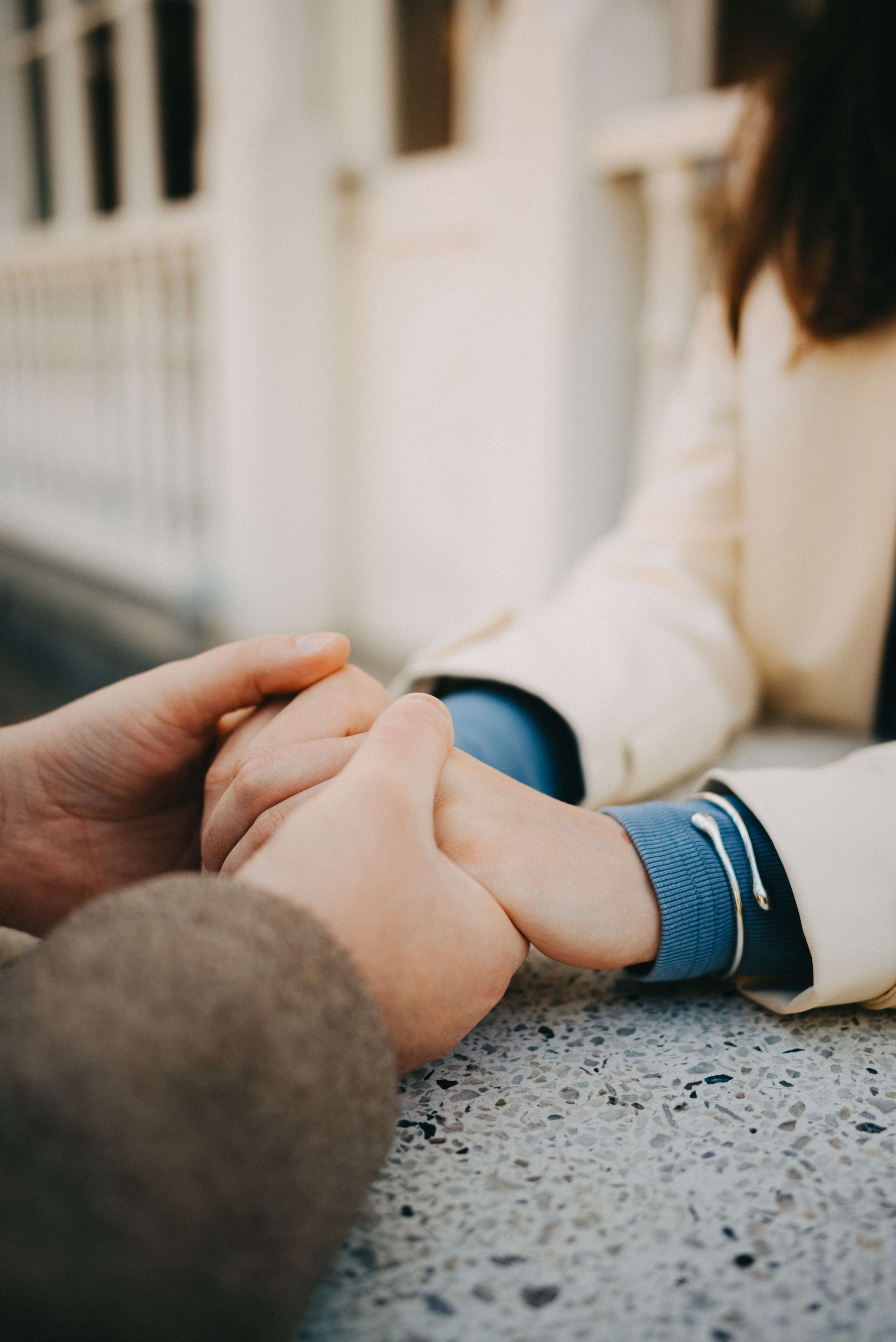 Парная фотосессия в старом городе. Портретный и свадебный фотограф в Тбилиси • xeniqo