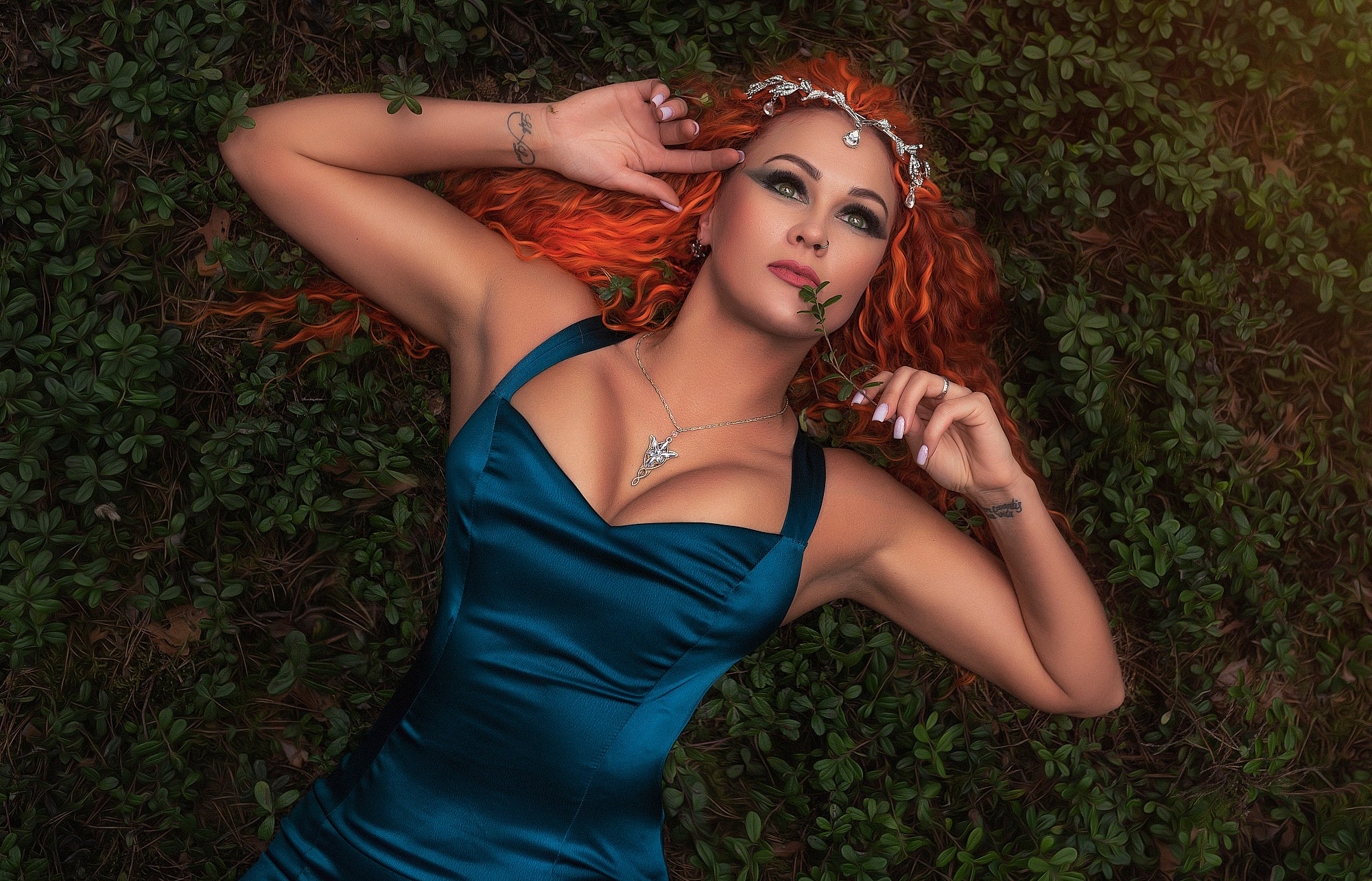 рыжая девушка на фотосессии в дубне