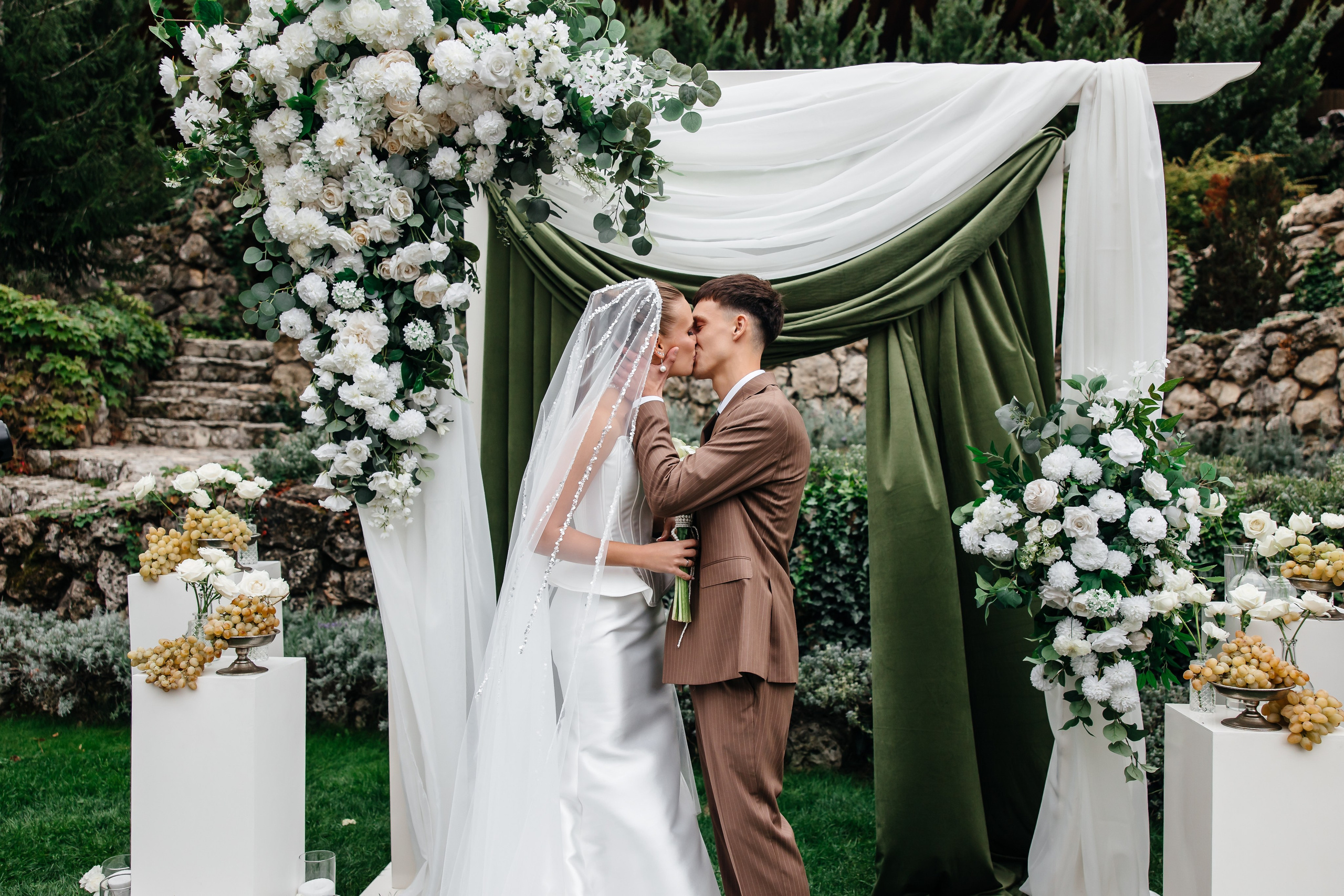 Анонс свадьбы для Павла и Евгении. Усадьба Феодоро. Свадебный фотограф в Крыму и Севастополе Ольга Баскакова