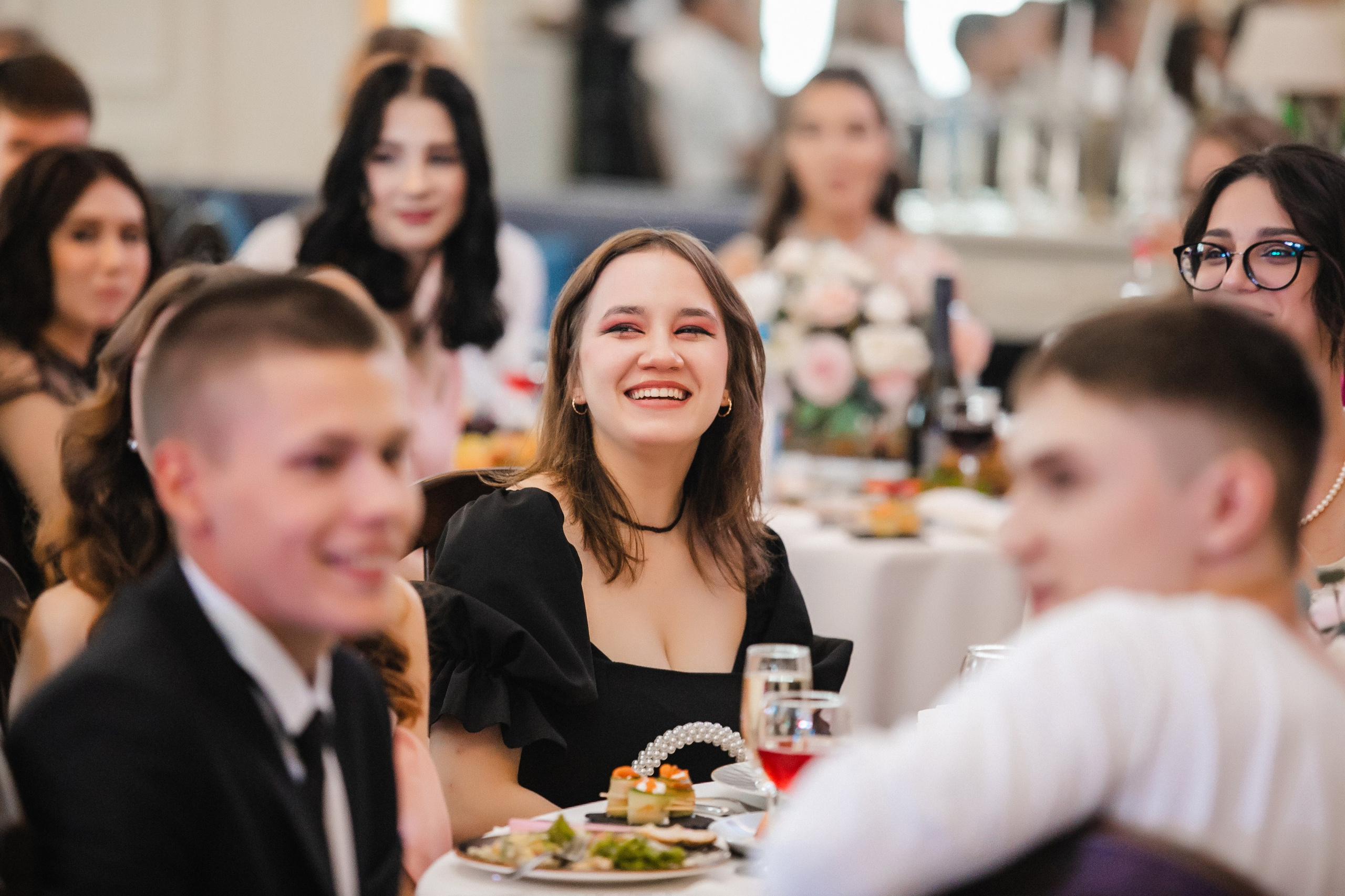 Выпускной Гимназия 1. Роман Урумбаев фотограф Нижневартовск