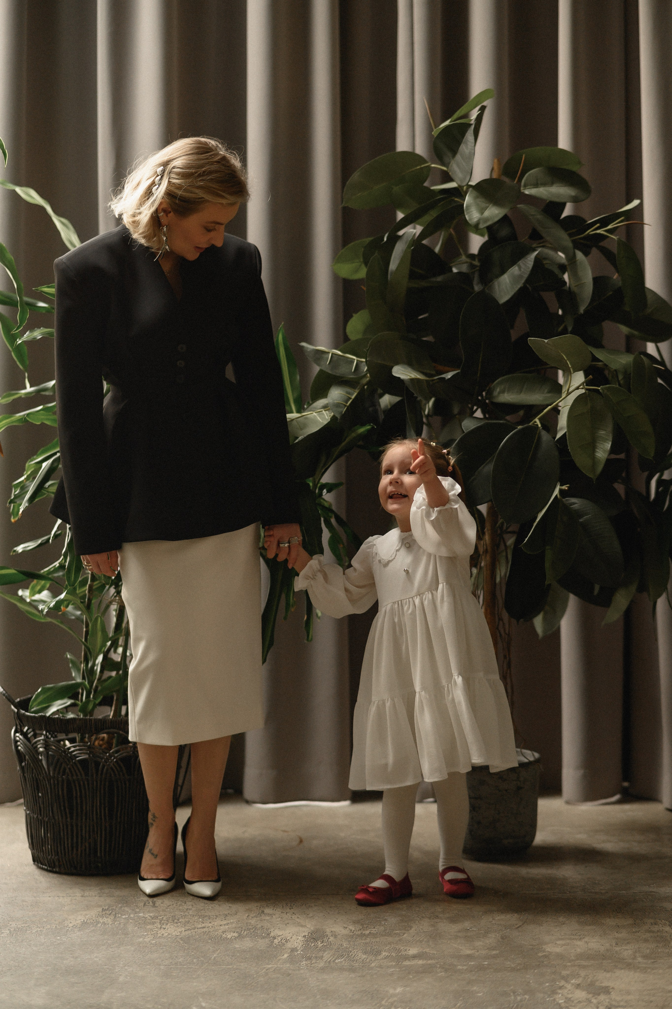 Андрей, Оля и Таисия в студии Пространство. Семейный и свадебный lifestyle-фотограф в Москве Мария Петрова