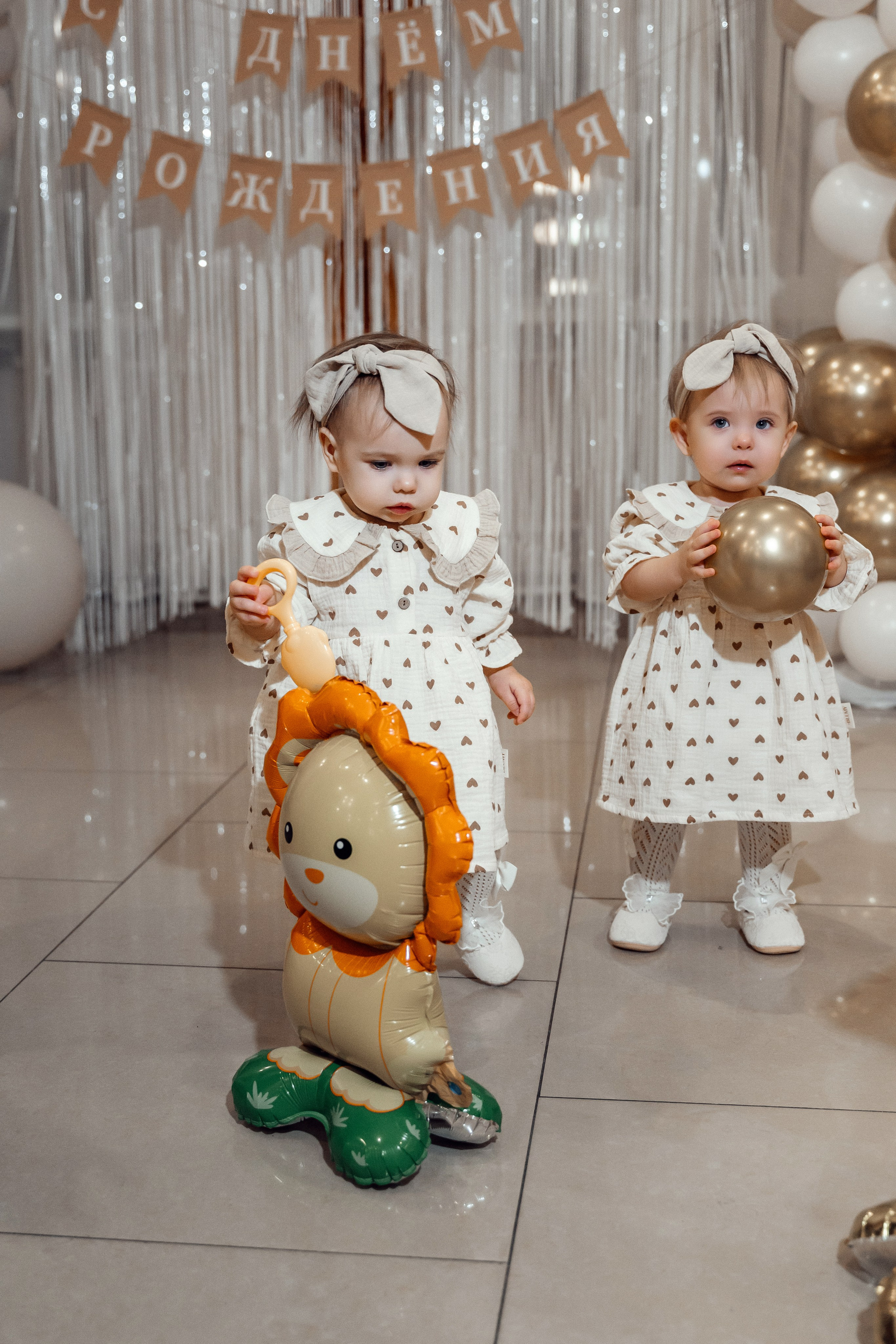 Александра и Виктория 1 годик. Семейный фотограф в Белгороде Амелина Алина