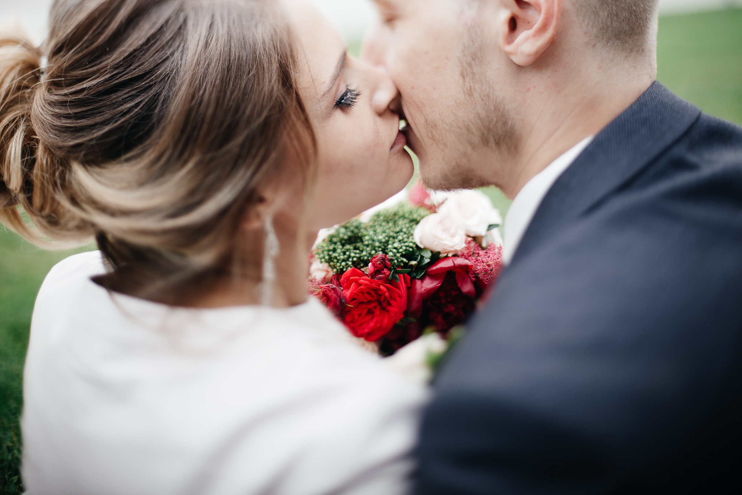 Нашепчи мне самых нежных глупостей, засмеюсь, уткнусь в твоё плечо. Душевный фотограф Ваших самых ярких событий Марина Погребняк