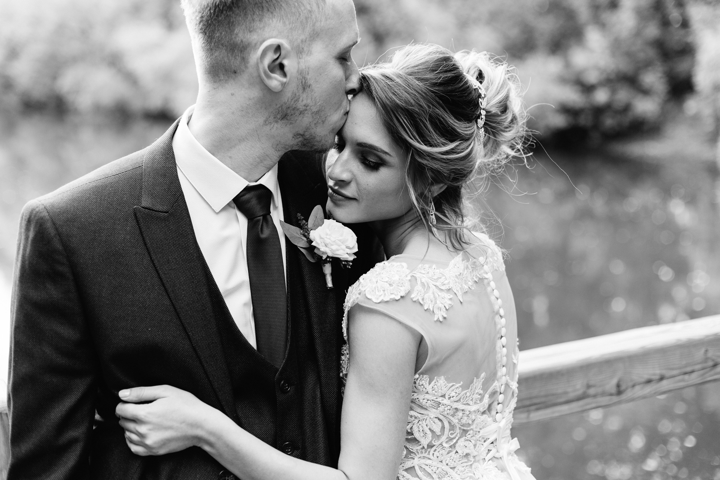 Нашепчи мне самых нежных глупостей, засмеюсь, уткнусь в твоё плечо. Душевный фотограф Ваших самых ярких событий Марина Погребняк