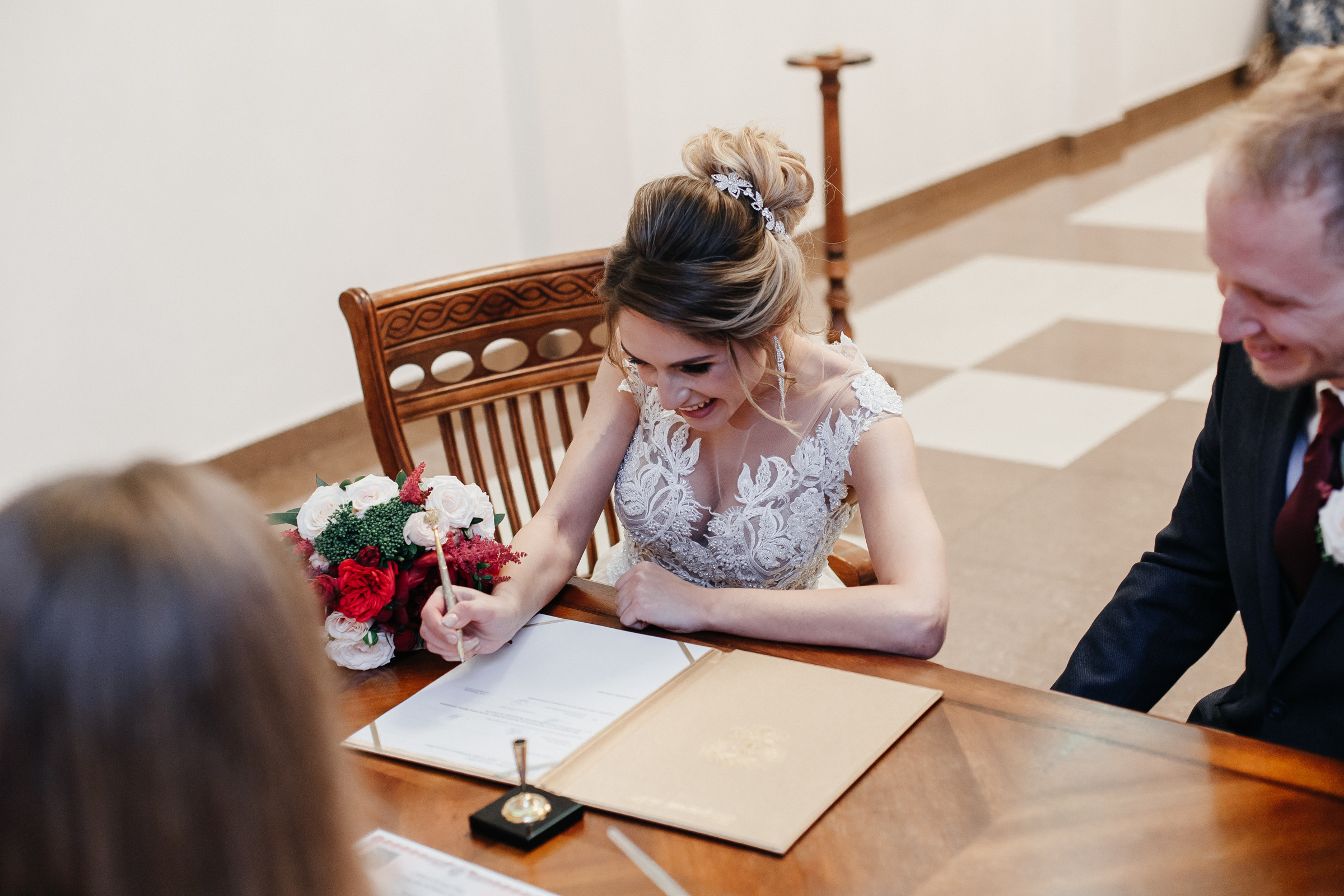 Нашепчи мне самых нежных глупостей, засмеюсь, уткнусь в твоё плечо. Душевный фотограф Ваших самых ярких событий Марина Погребняк