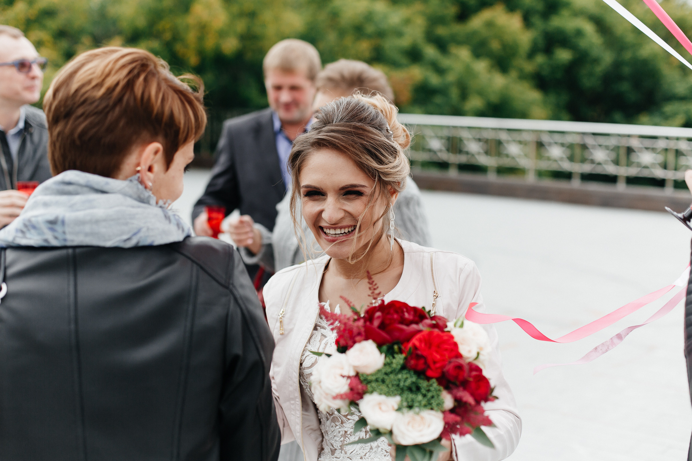 Нашепчи мне самых нежных глупостей, засмеюсь, уткнусь в твоё плечо. Душевный фотограф Ваших самых ярких событий Марина Погребняк
