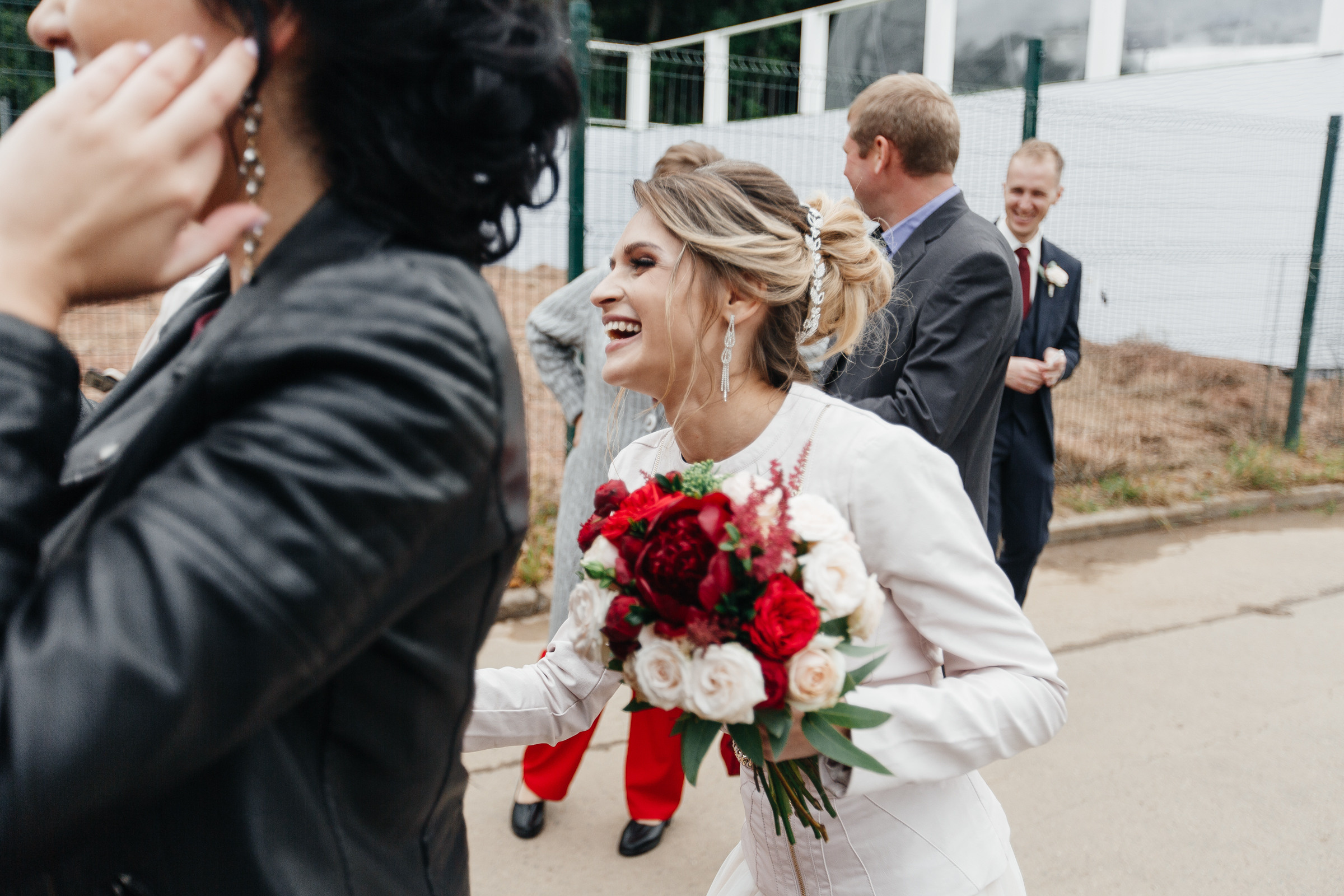 Нашепчи мне самых нежных глупостей, засмеюсь, уткнусь в твоё плечо. Душевный фотограф Ваших самых ярких событий Марина Погребняк