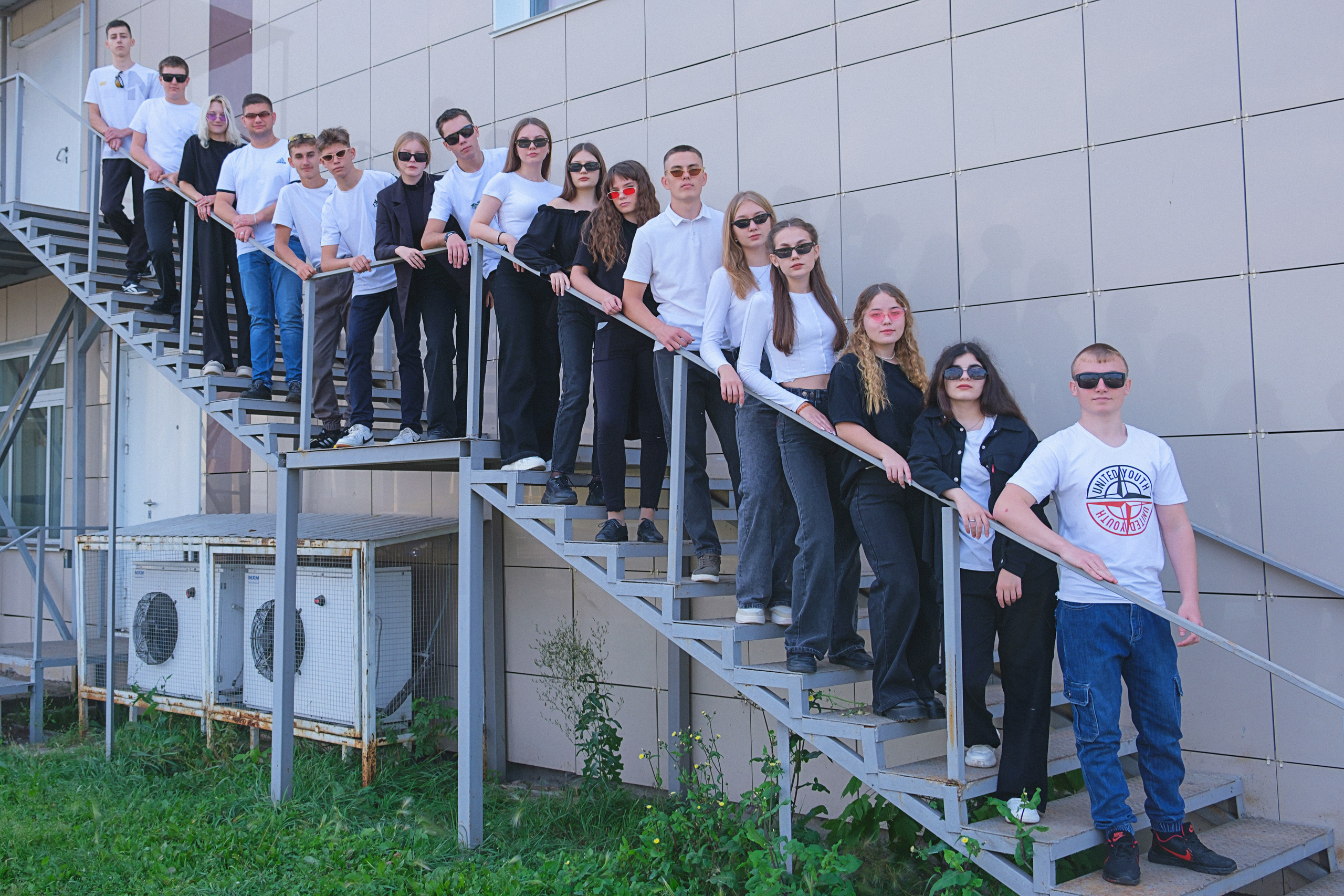 Выпускной альбом 2024. Фотограф и видеограф в Омск/Москва Сащенко Лера