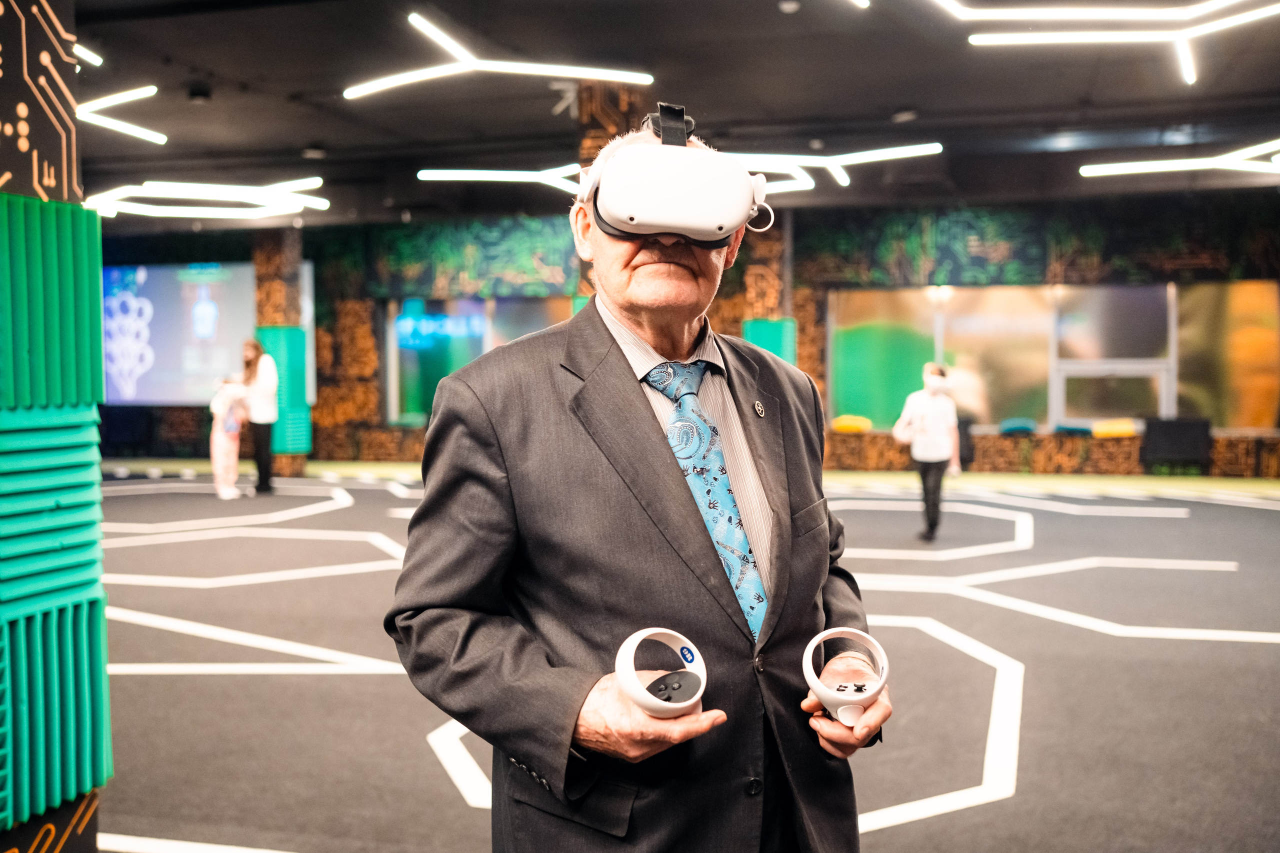 VR (November-December 2024). Felixtones