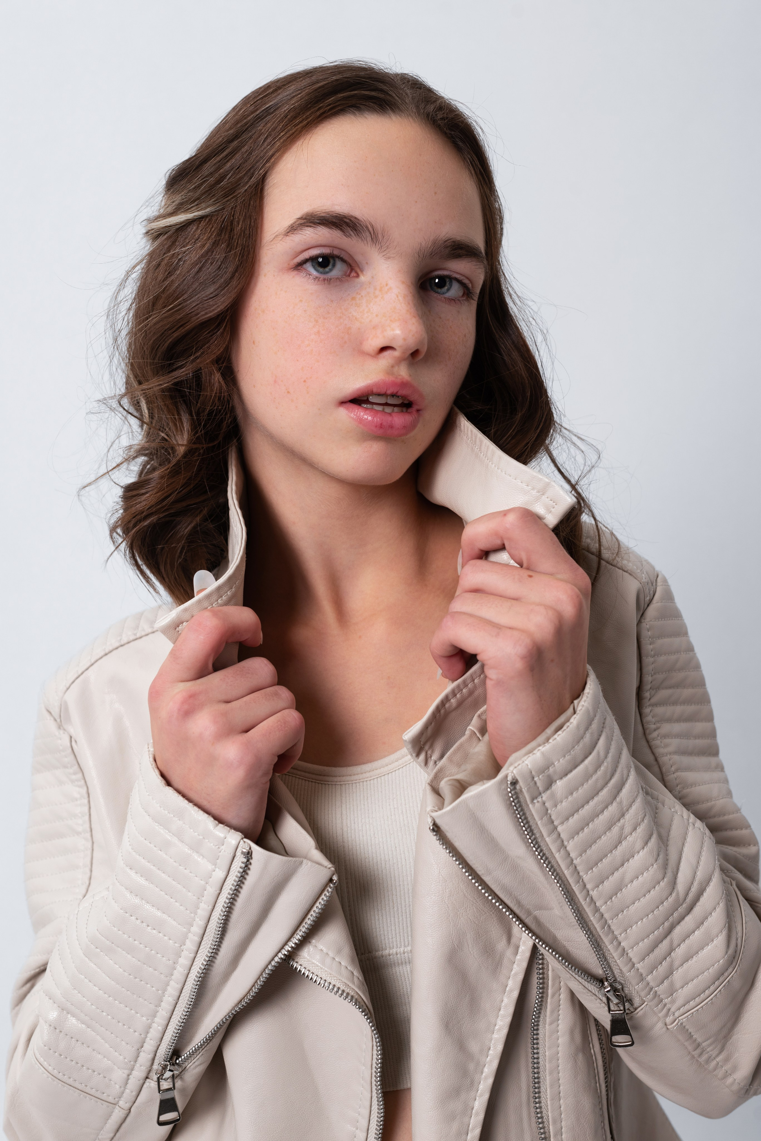 Модельное портфолио. Фотограф Москва Виктория Вишневская актерское / модельное портфолио