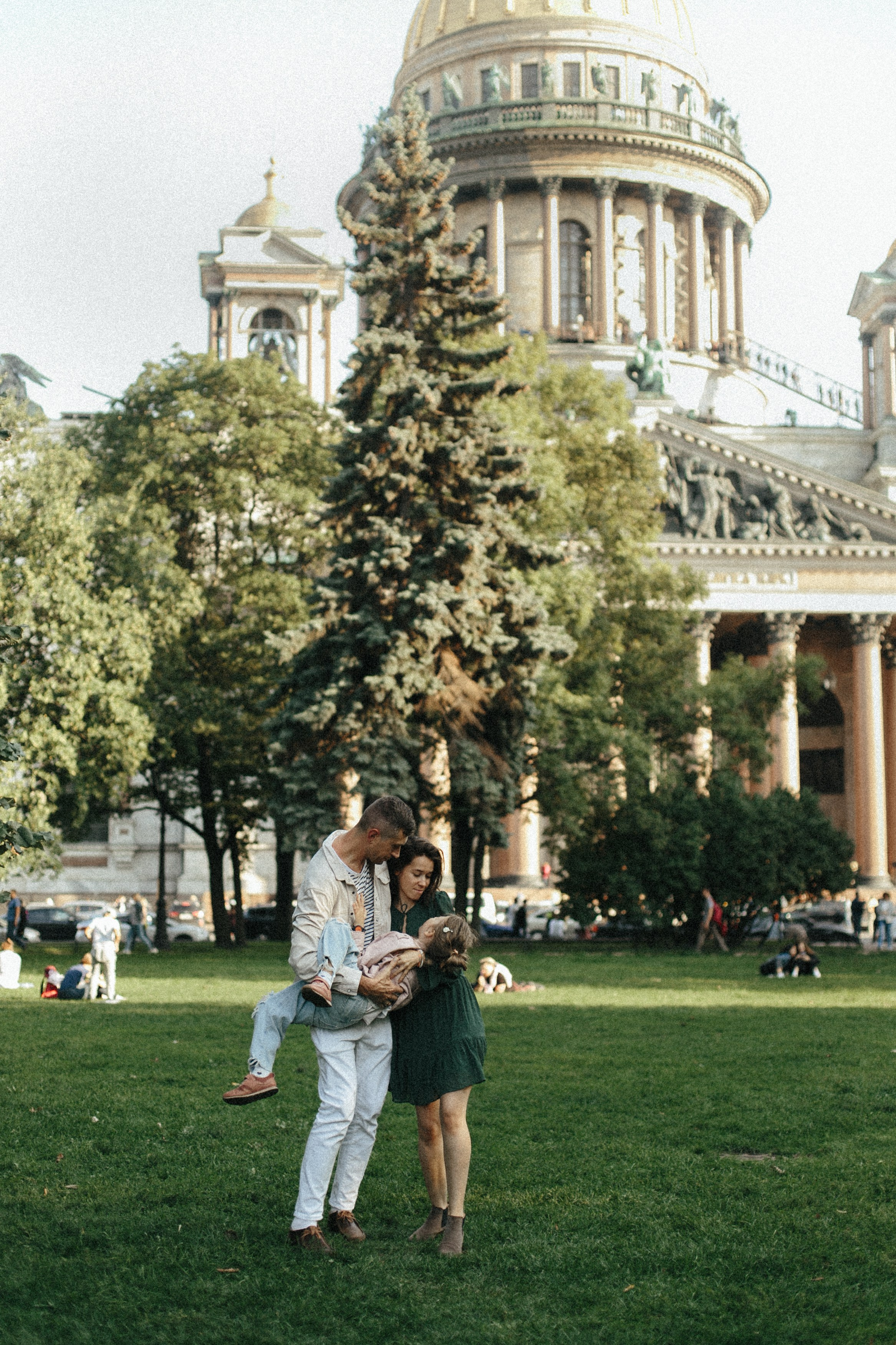 Семейная фотосессия в городе на Неве. Свадебный и семейный фотограф в Нижнем Новгороде Мезенцев Андрей