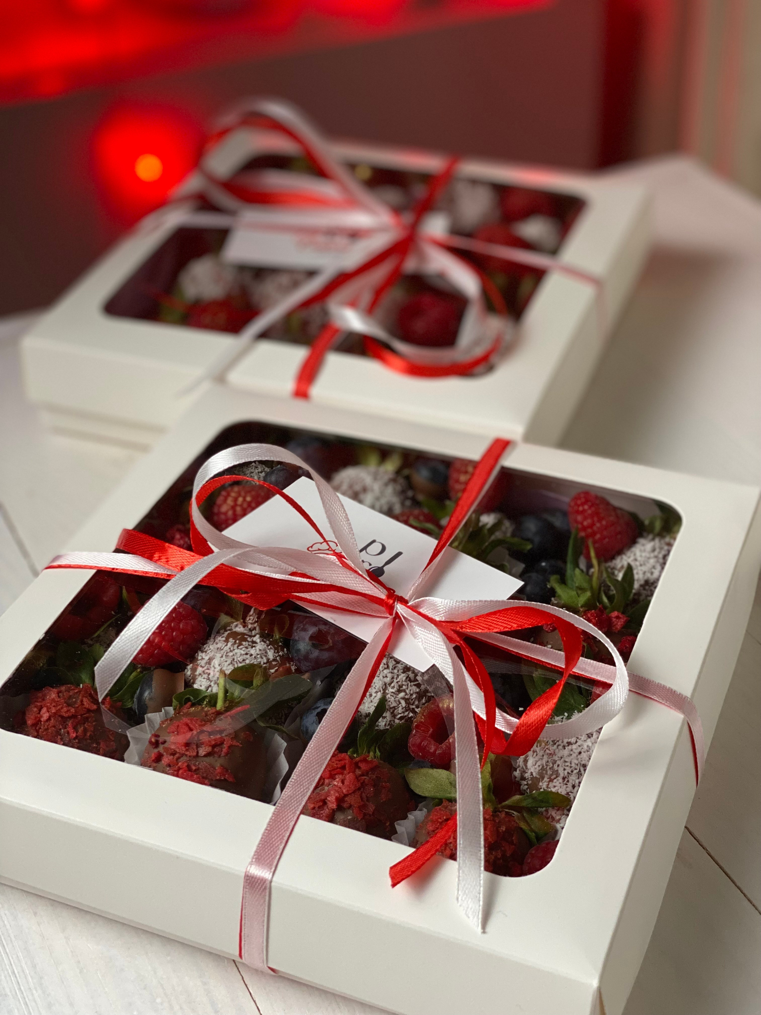 Ягоды в шоколаде. Выездной кейтеринг, съедобные букеты, торты и сладости на заказ