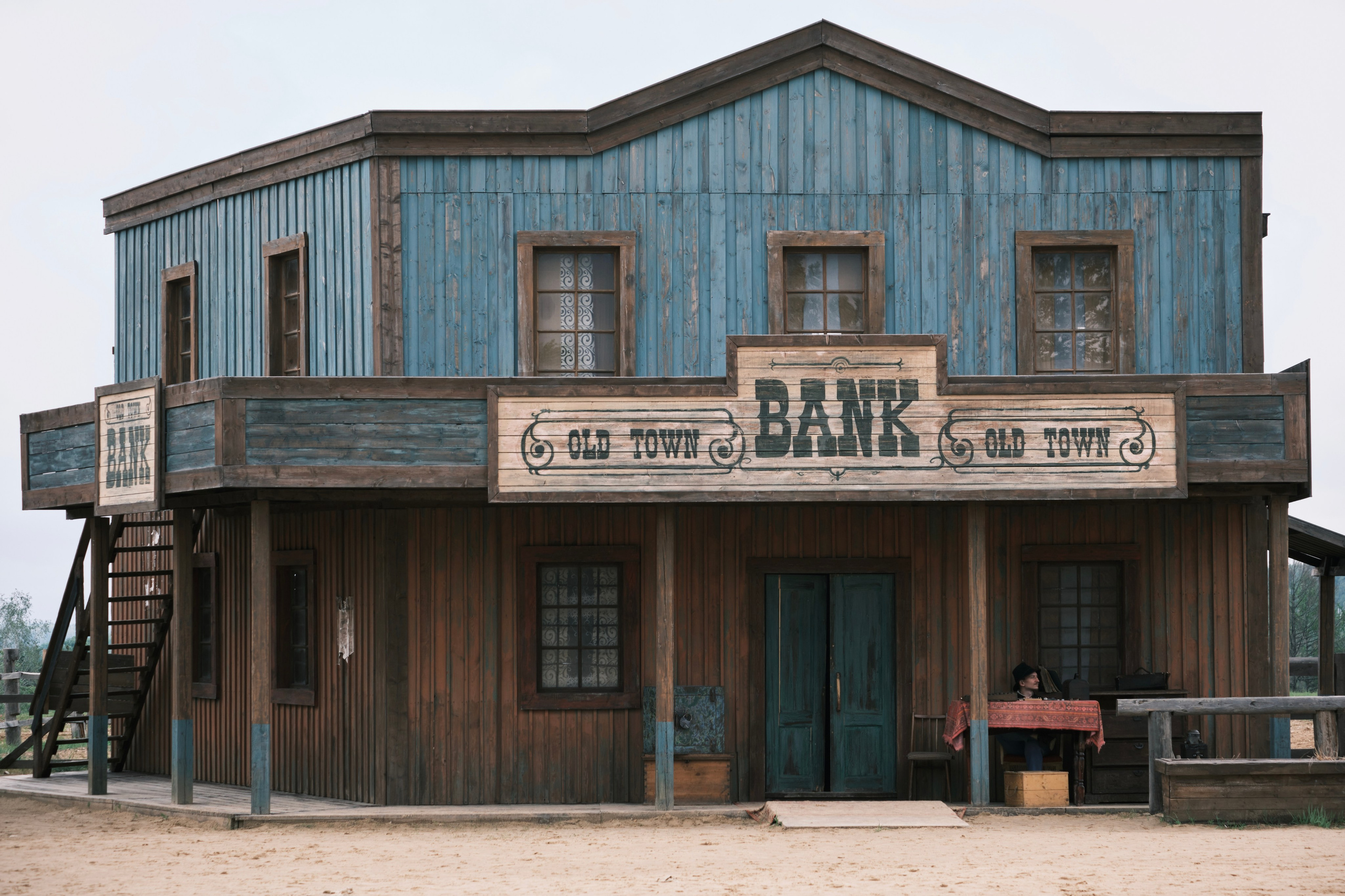Банк в ковбойском городке