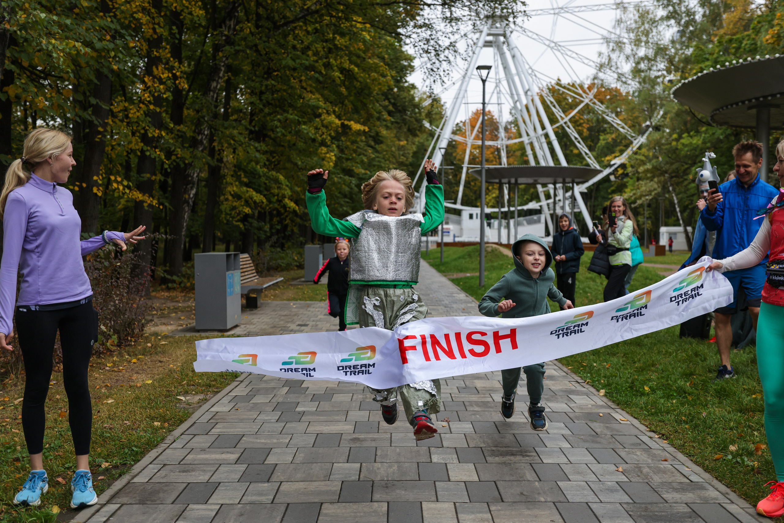 День рождения 5 вёрст Химки, 27.09.25. Фотограф Сергей Ловкий