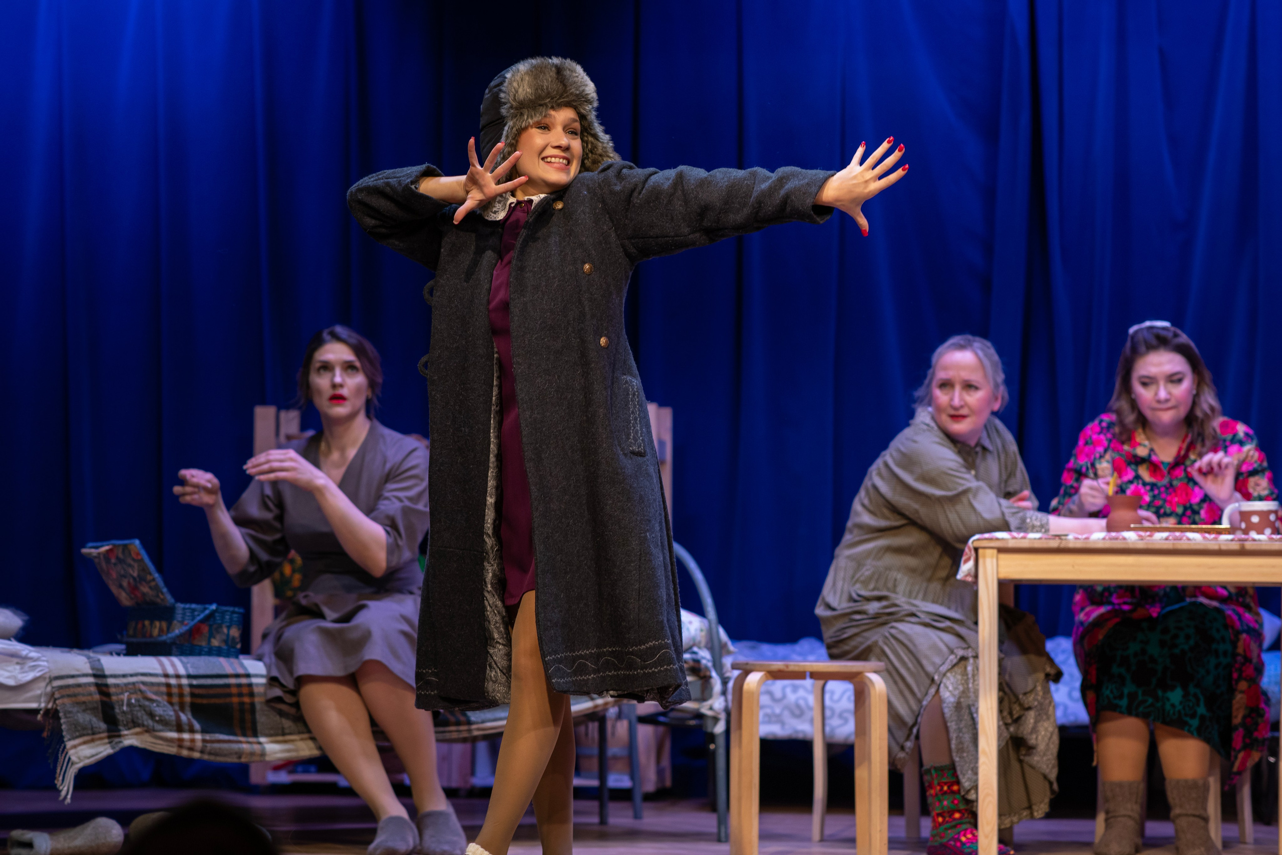 «Девчата», спектакль театральной студии «Дом». Фотограф Сергей Ловкий