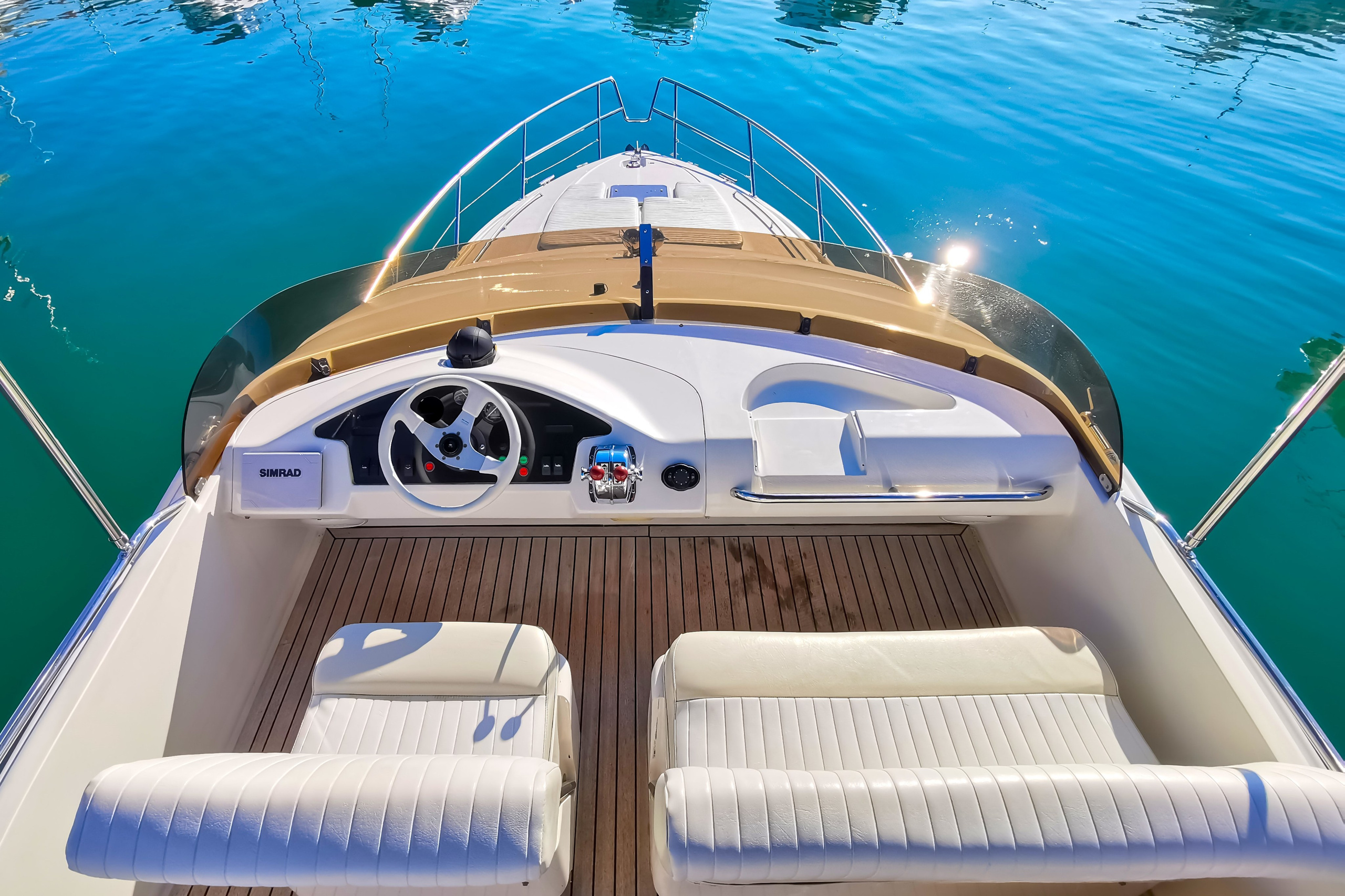 Яхта Уно Аренда Яхты в Сочи Яхтанаморе YACHTNAMORE YACHTANAMORE